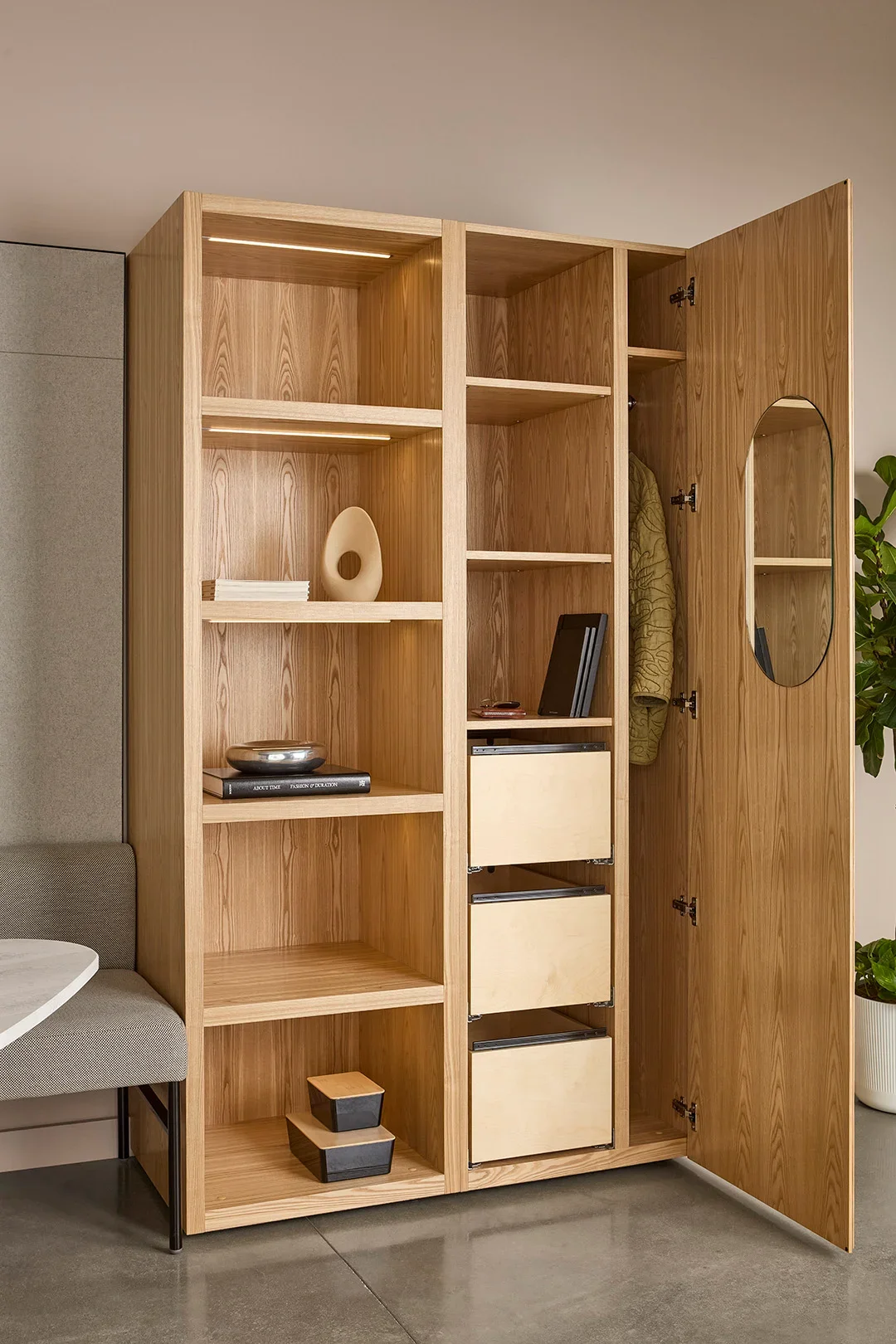 Danza-Wardrobe.webp