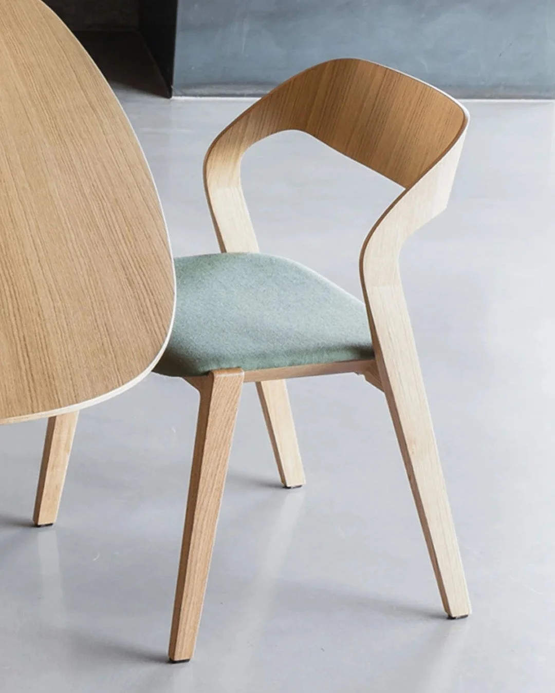 Meet @HightowerGroup&rsquo;s Mixis: a sculptural seating collection now available to you in North America. Soft curves, adaptable forms, and refined craftsmanship define this intentional collection with performance and everyday comfort in mind.

Head