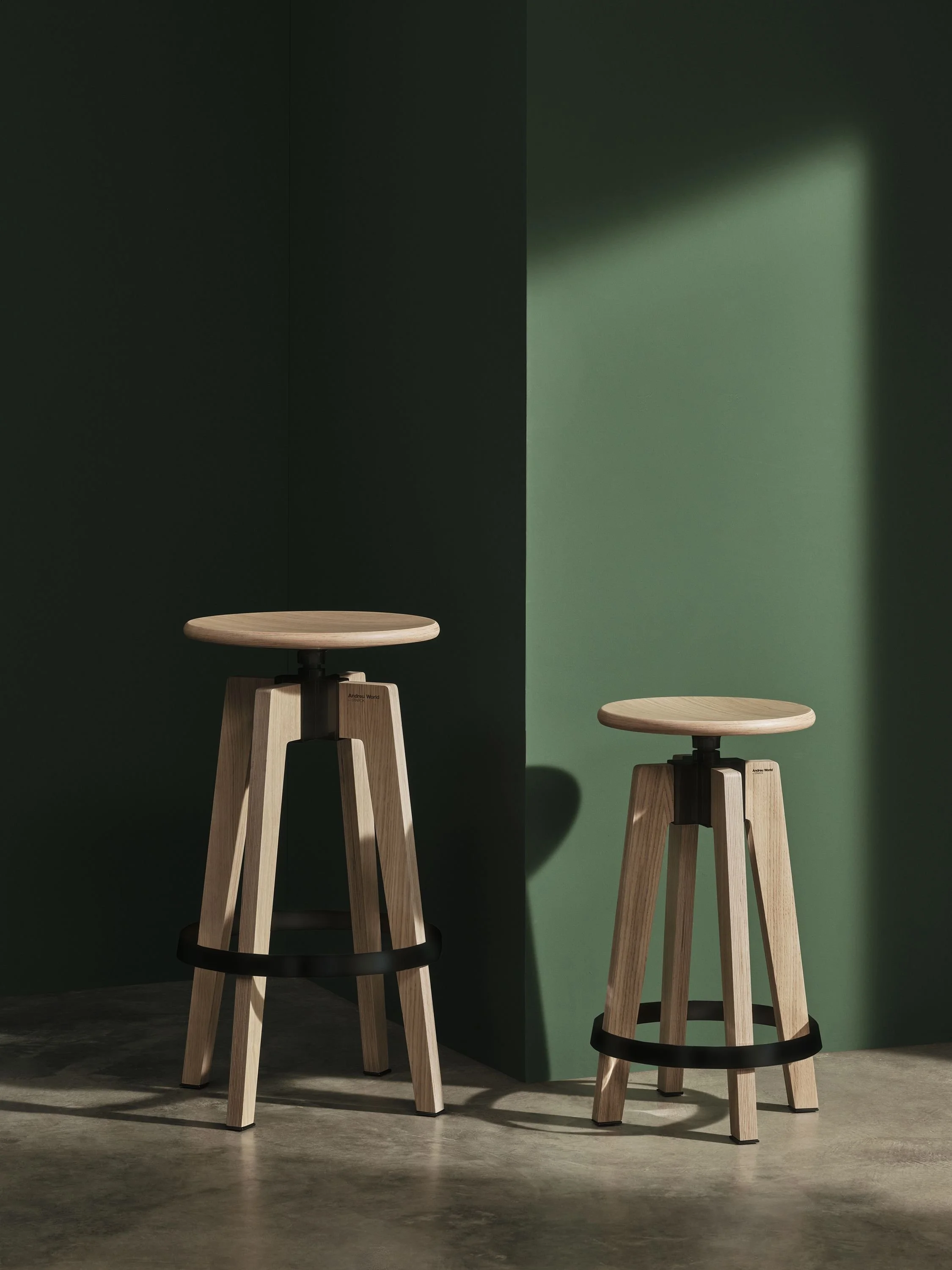 maksim_stool_andreu_world_1.jpg