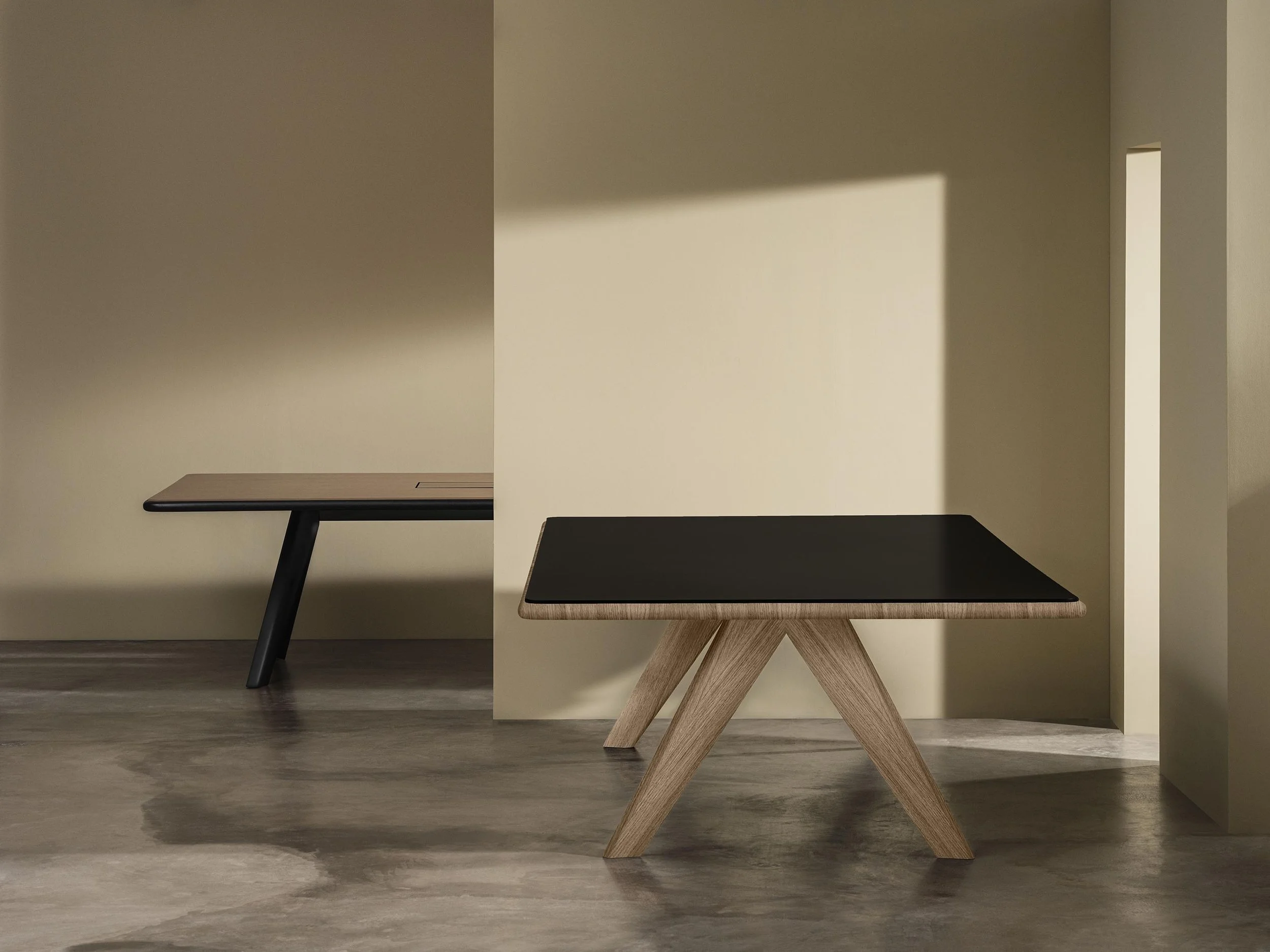 planar_table_andreu_world_4.jpg