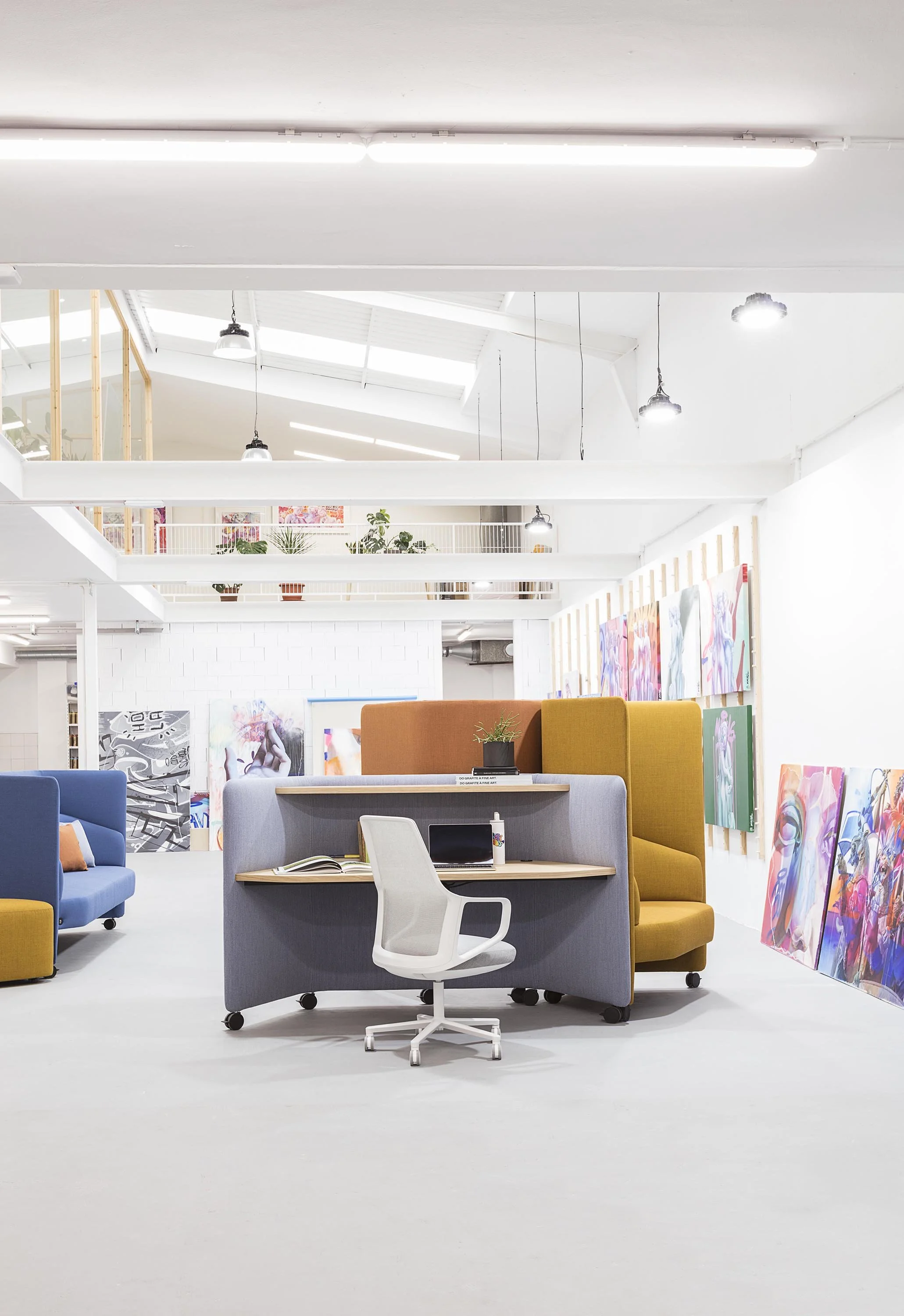 calma_chair_andreu_world_4.jpg
