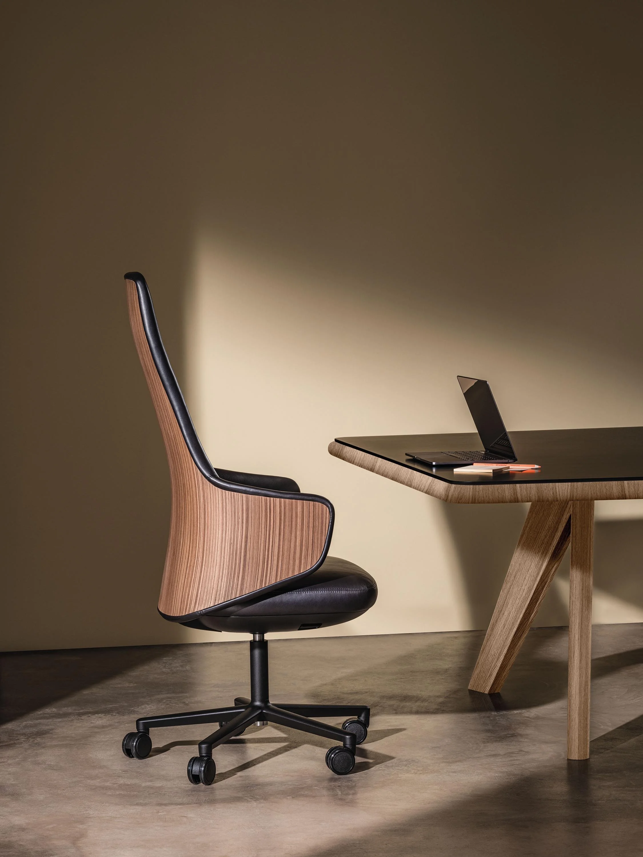 calma_chair_andreu_world_9.jpg
