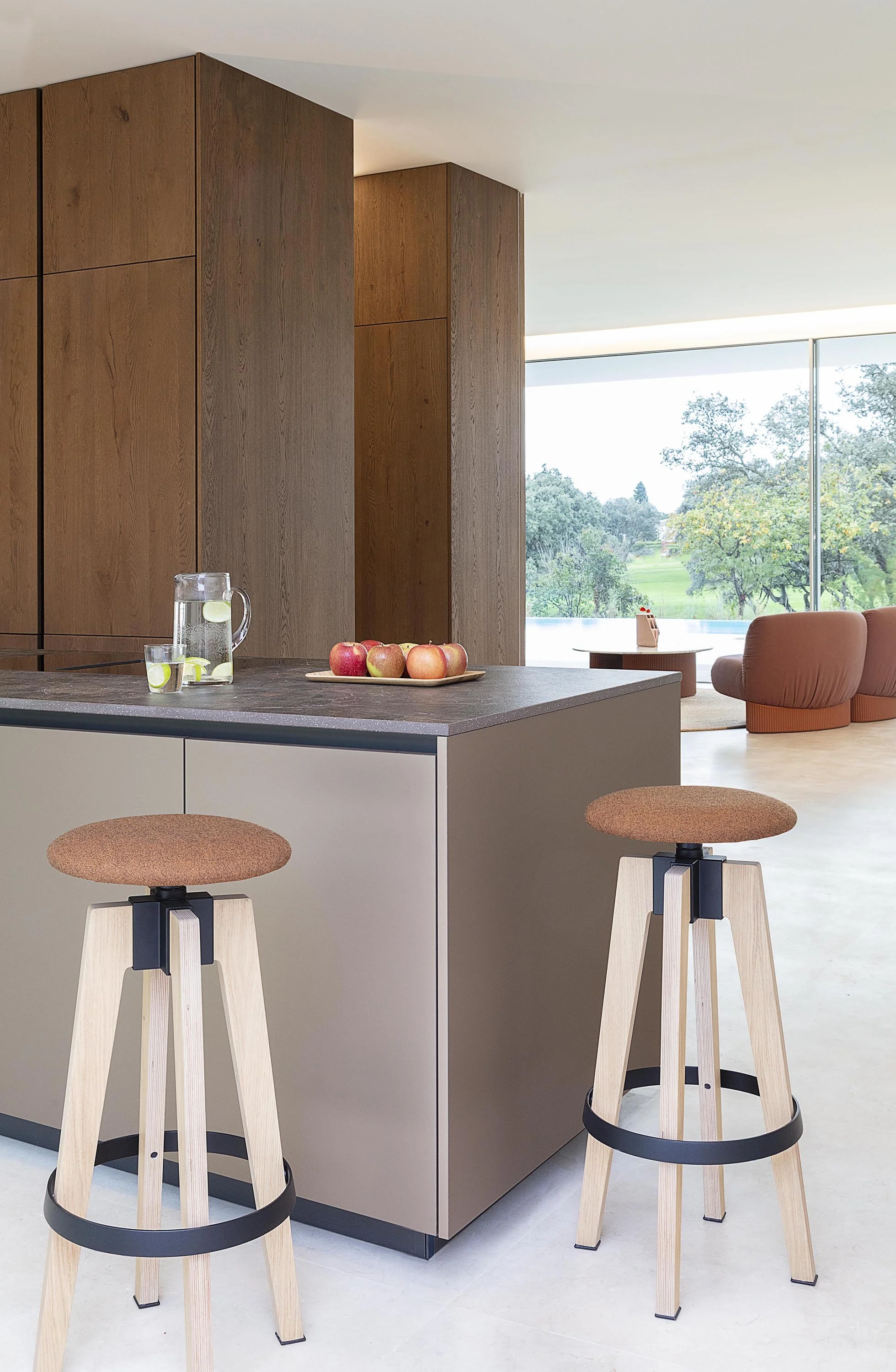 maksim_stool_andreu_world_5.jpg