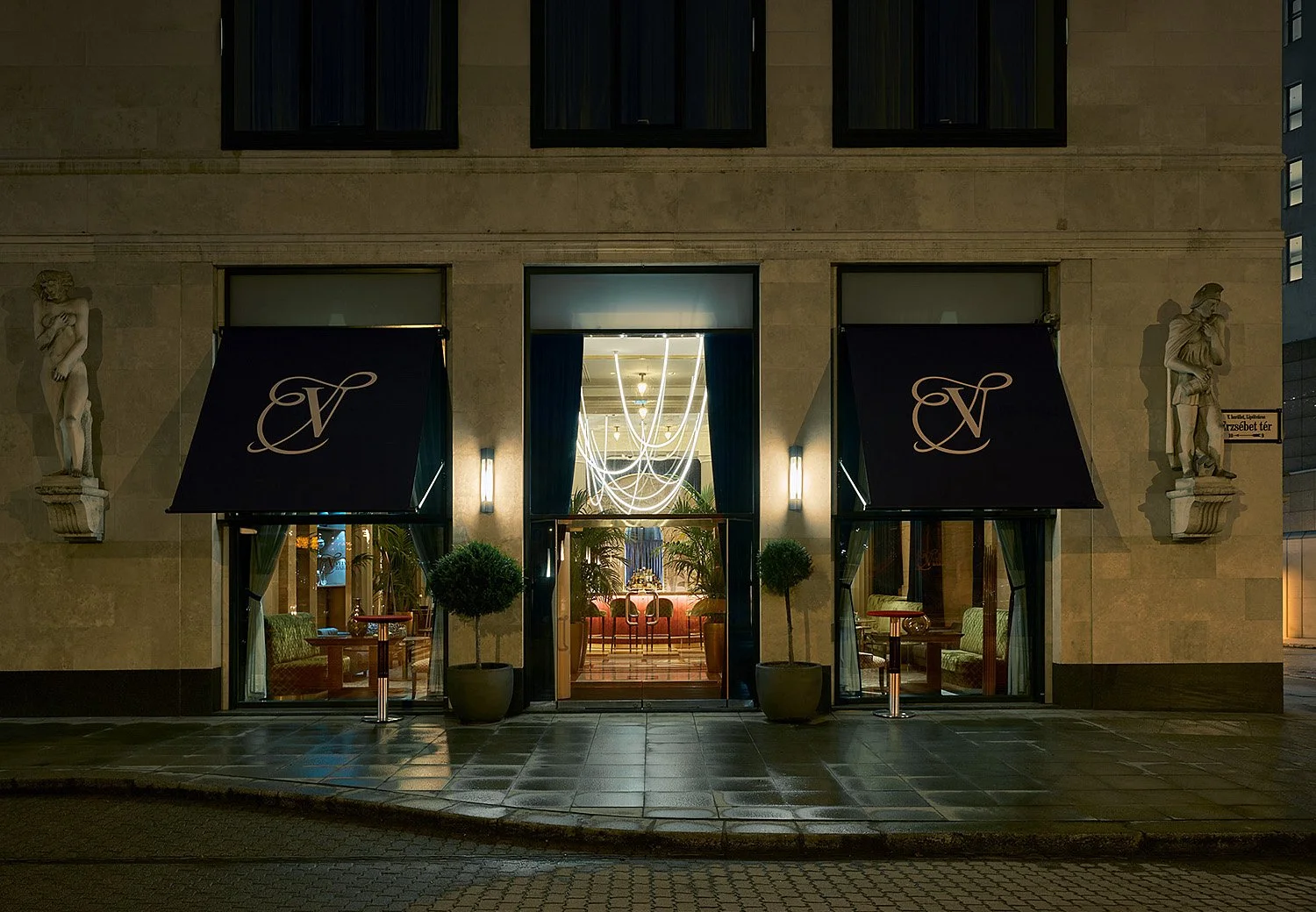  client&amp;design: Studio Arkitekter  Al Habtoor Palace Budapest / Velvet Bar 