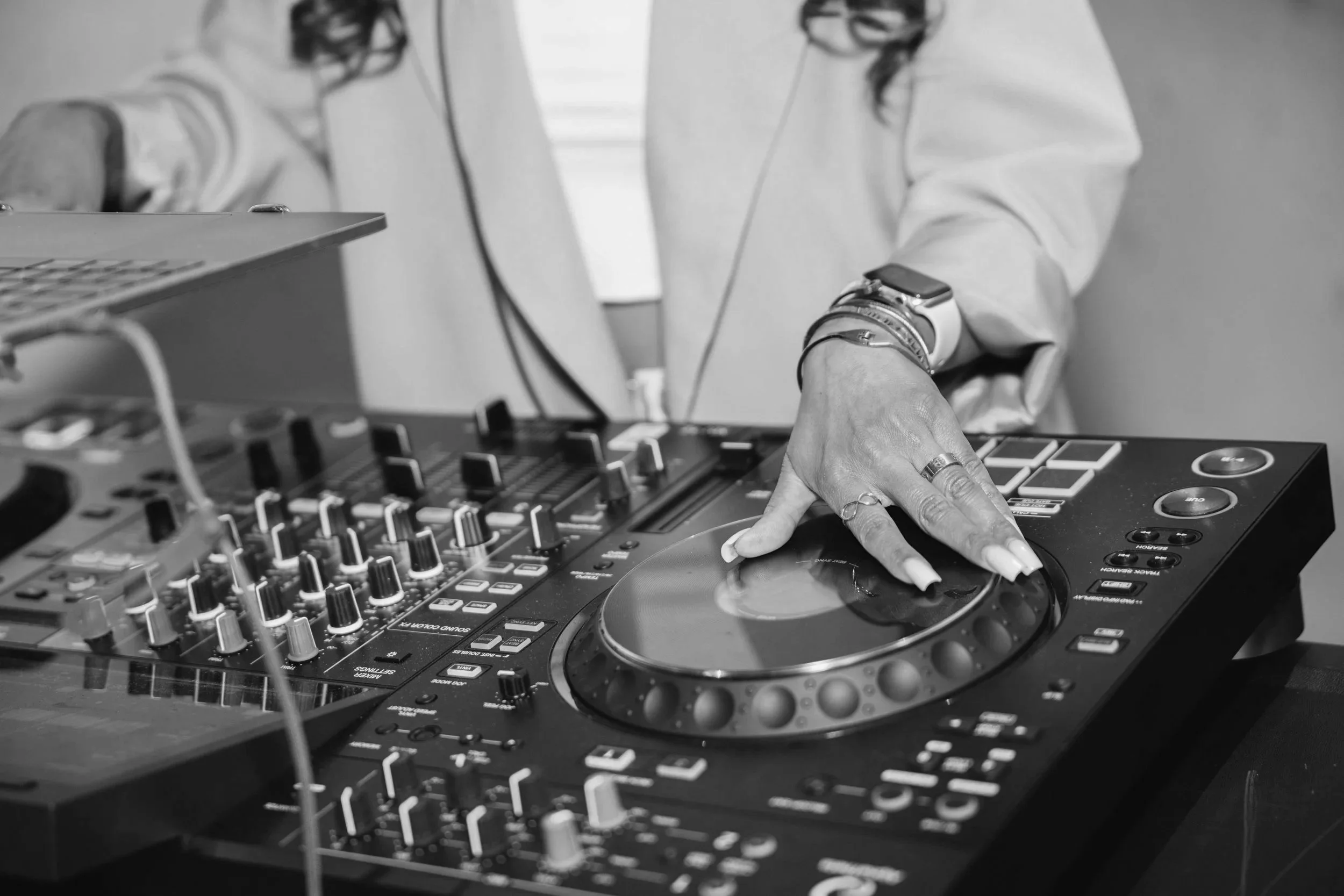 music+defined_+%40ISHASHAHPHOTOGRAPHY_2R4A5888.jpg