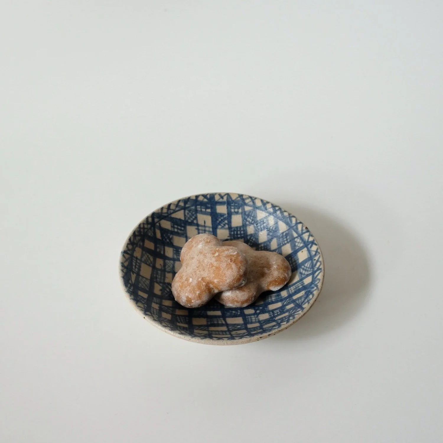 smallplate-gingham-biscuit.jpeg