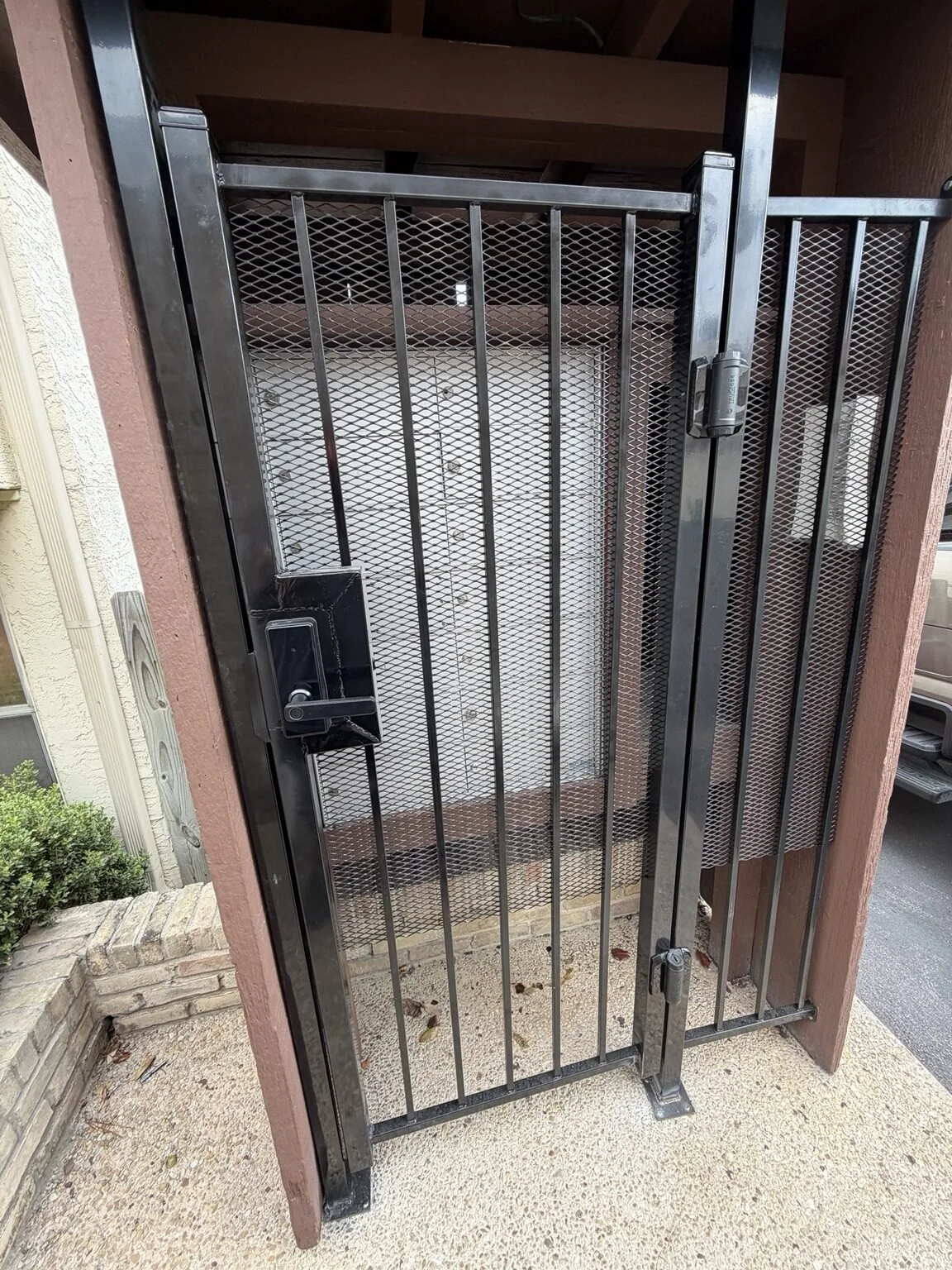 Custom keyless security gate installed for a San Antonio apartment complex by Duncan’s Services