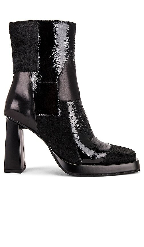 $275 Maximal Lc Bootie  Jeffrey Campbell