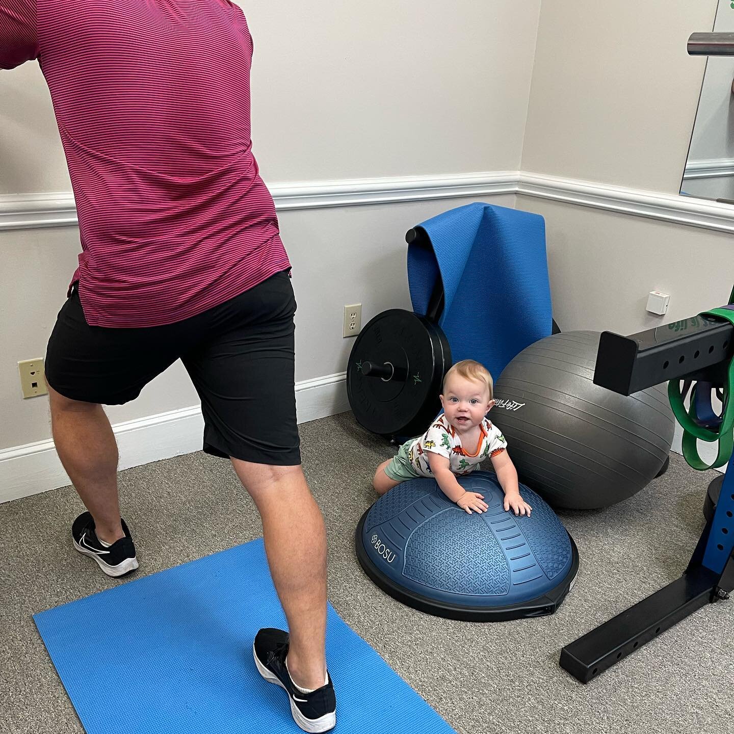 👶🏻 START THEM YOUNG &amp; SET THE EXAMPLE! 

We love to see our kids in the office‼️

#movementeveryday 

#movement

#chiropractic 

If your struggling with pain, injury or just curious, visit @movementspineandsport 

We provide active people sidel