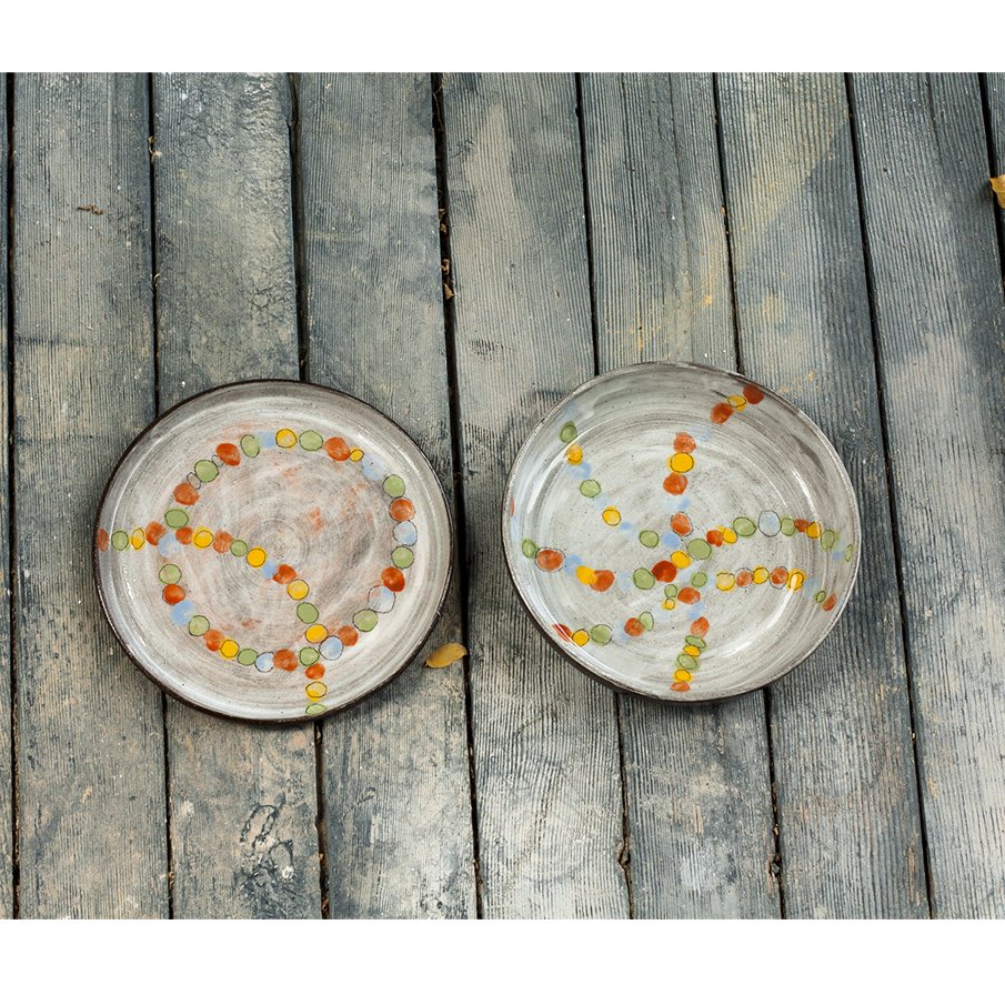 dot plates.jpg