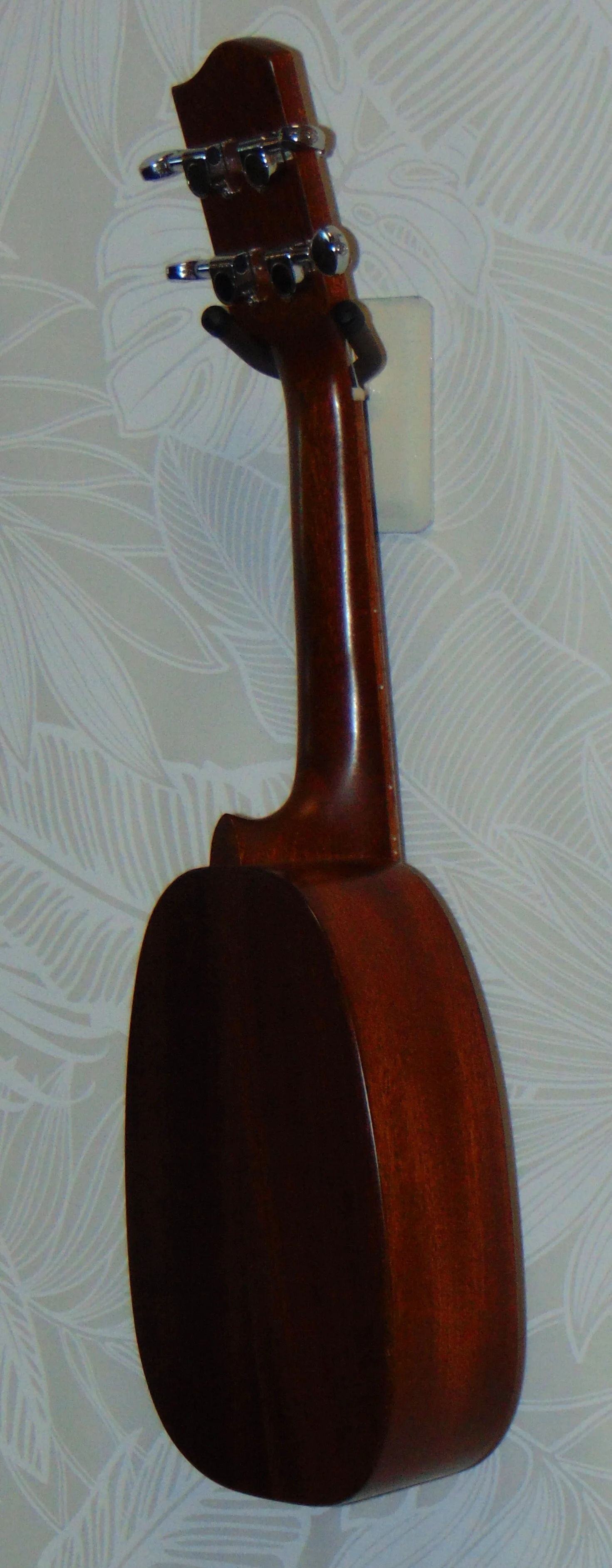 Solid Mahogany Soprano Pineapple  HUG-M-P  Side View