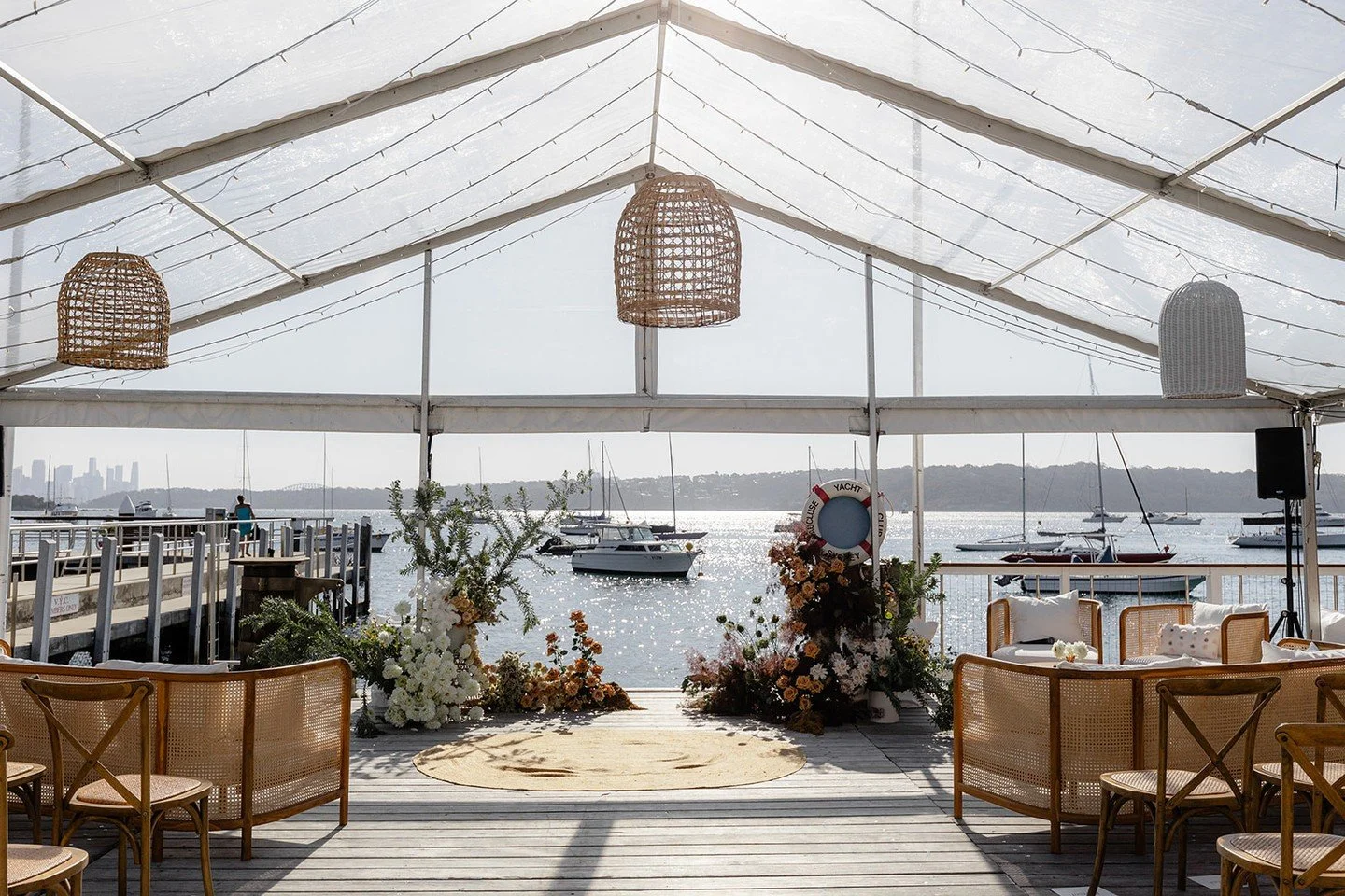 There are no rules when it comes to your event ❎️
Lounges for your ceremony? Armchairs and a coffee table for your signing table? Go for it. 
Your space, your way ✅️
#HYREEvents #EventStylingSydney #WeddingFurnitureHireSydney #EventHireSydne