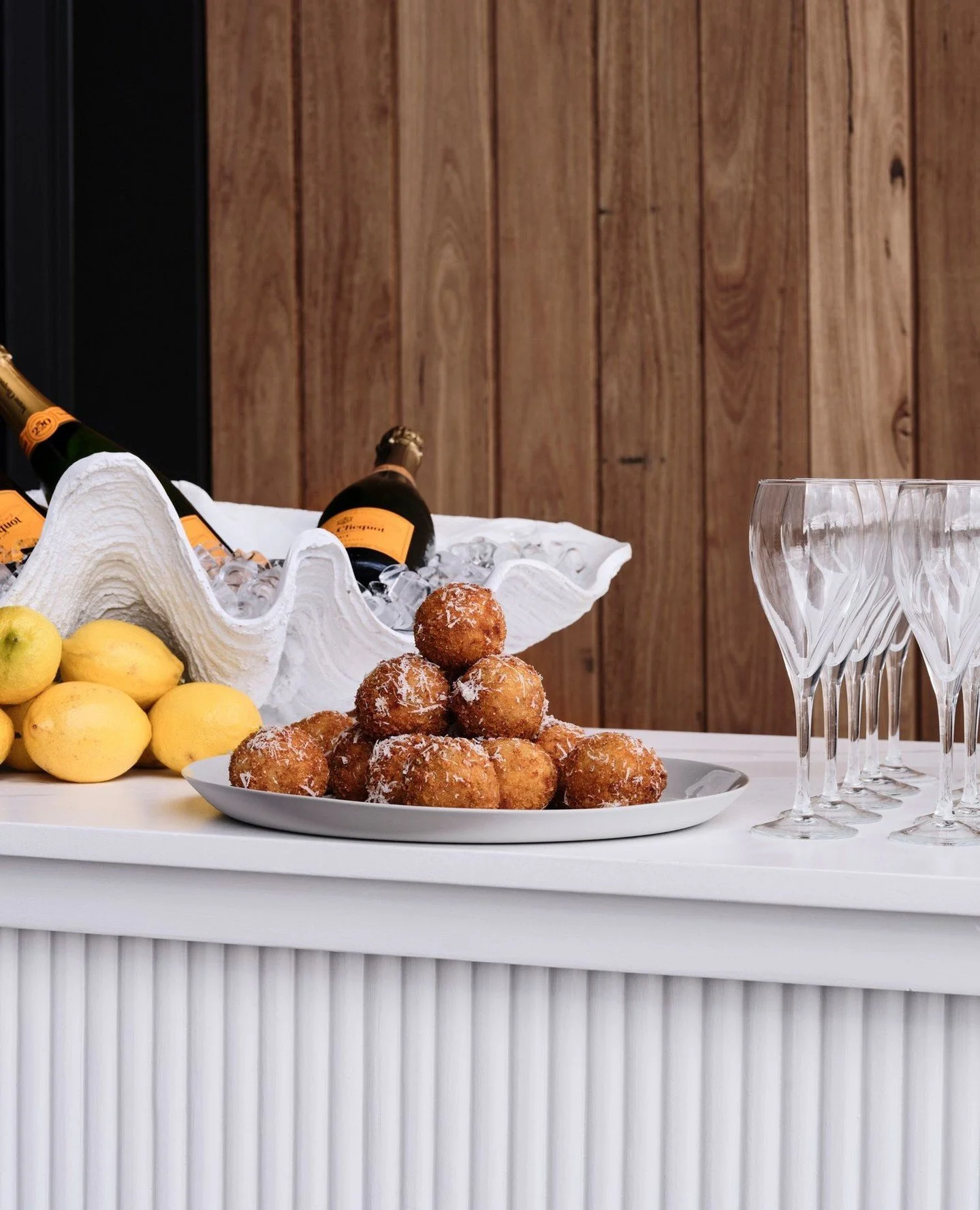 Champagne flowing, canap&eacute;s in hand, and our Ribbed Bar setting the tone!⁠
⁠
Designed to look as good as it functions, the perfect statement piece for any celebration 🥂⁠
⁠
#HYREEvents #RibbedBar #EventStylingSydney #EventHireSydney #FurnitureH