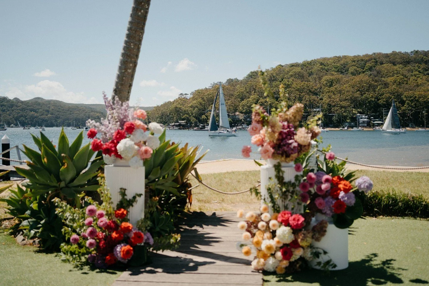 Pasadena ceremonies, styled and set ⛵️⁠
⁠
Plinths on duty - just add your blooms!⁠
⁠
#eventfurniturehiresydney #sydneyeventhire #sydneyevents #weddinghiresydney #ceremonysetup #sydneyweddings