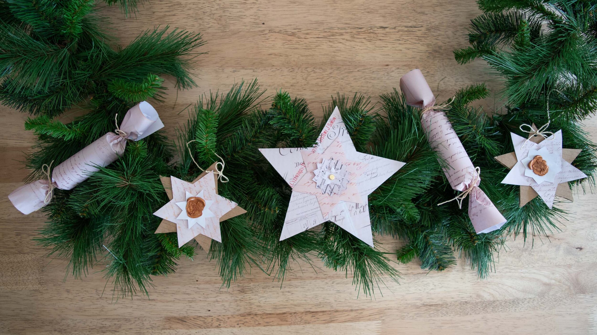60 Cheap and Easy DIY Outdoor Christmas Decorations - Prudent Penny Pincher