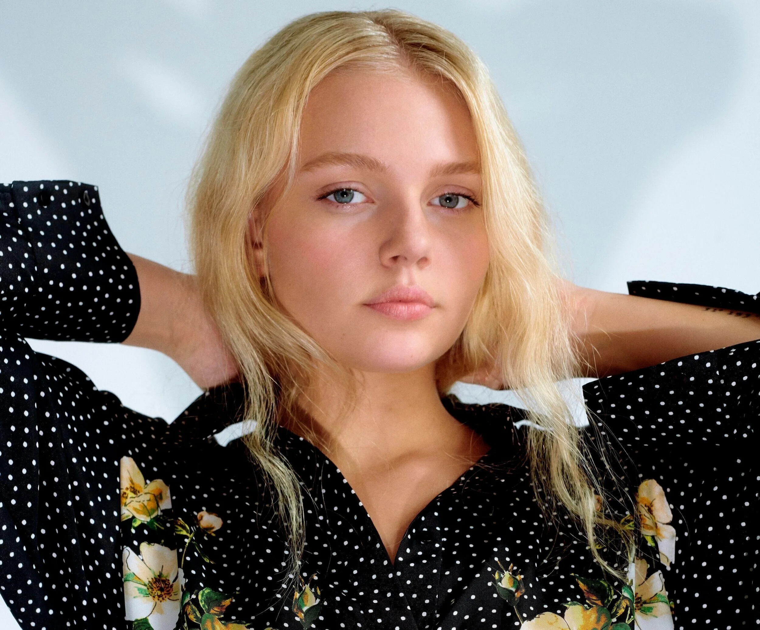 runaway makeup for blondes with blue eyes