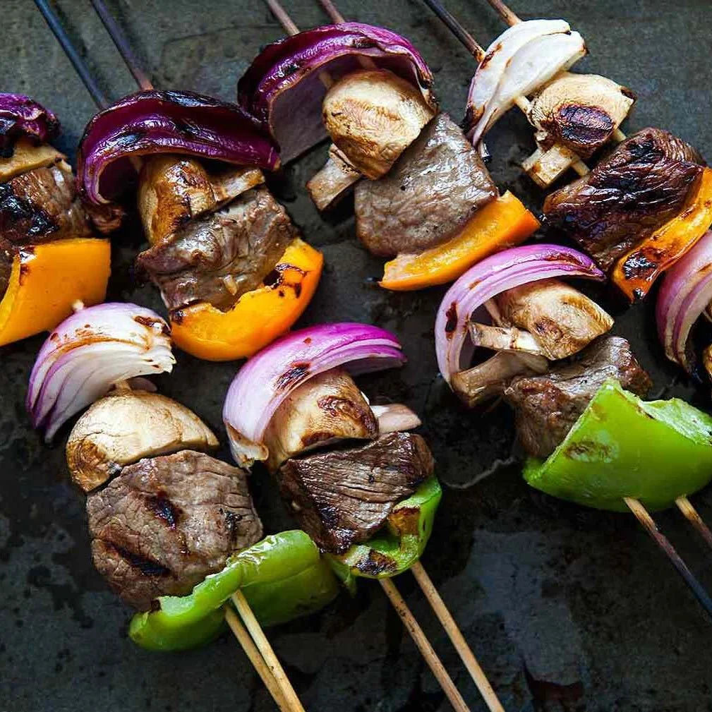 Recipe of the Month 🥩🫑🍄‍🟫 Meat & Vegetable Skewers
Vegetable and meat skewers are a great nutrient-dense meal option — perfect for barbecues, meal prep, or a quick weeknight dinner!
Packed with protein, fibre, colour, and flavour,
