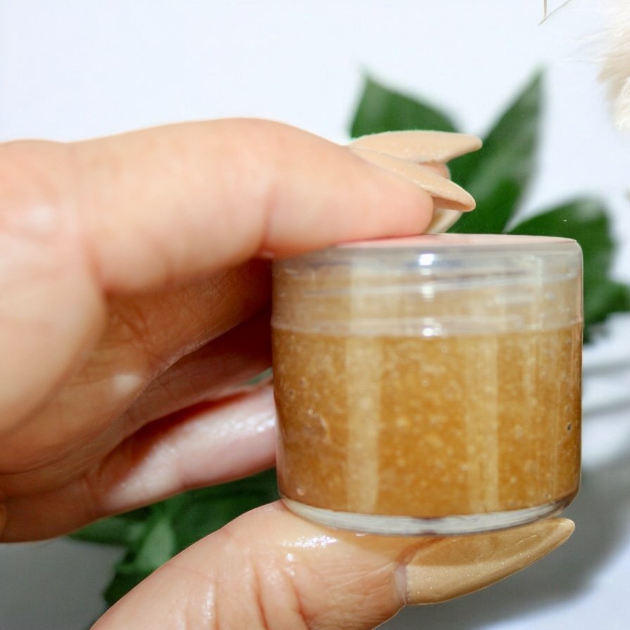 Buy SUGAR BABE Organic Lip Scrub – Honey & Sugar Exfoliant