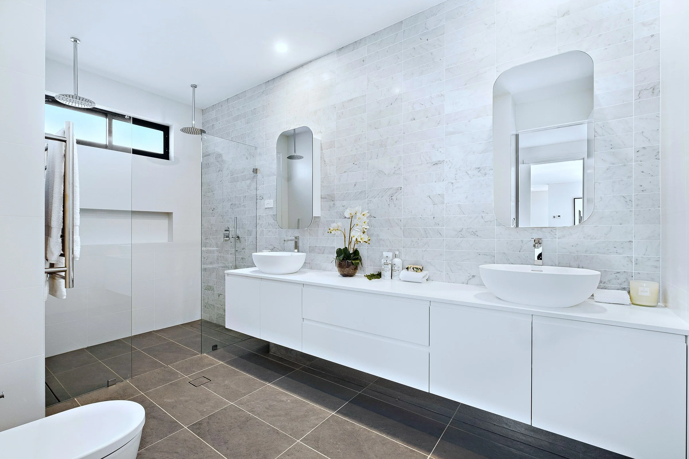 11-bathroom.jpg