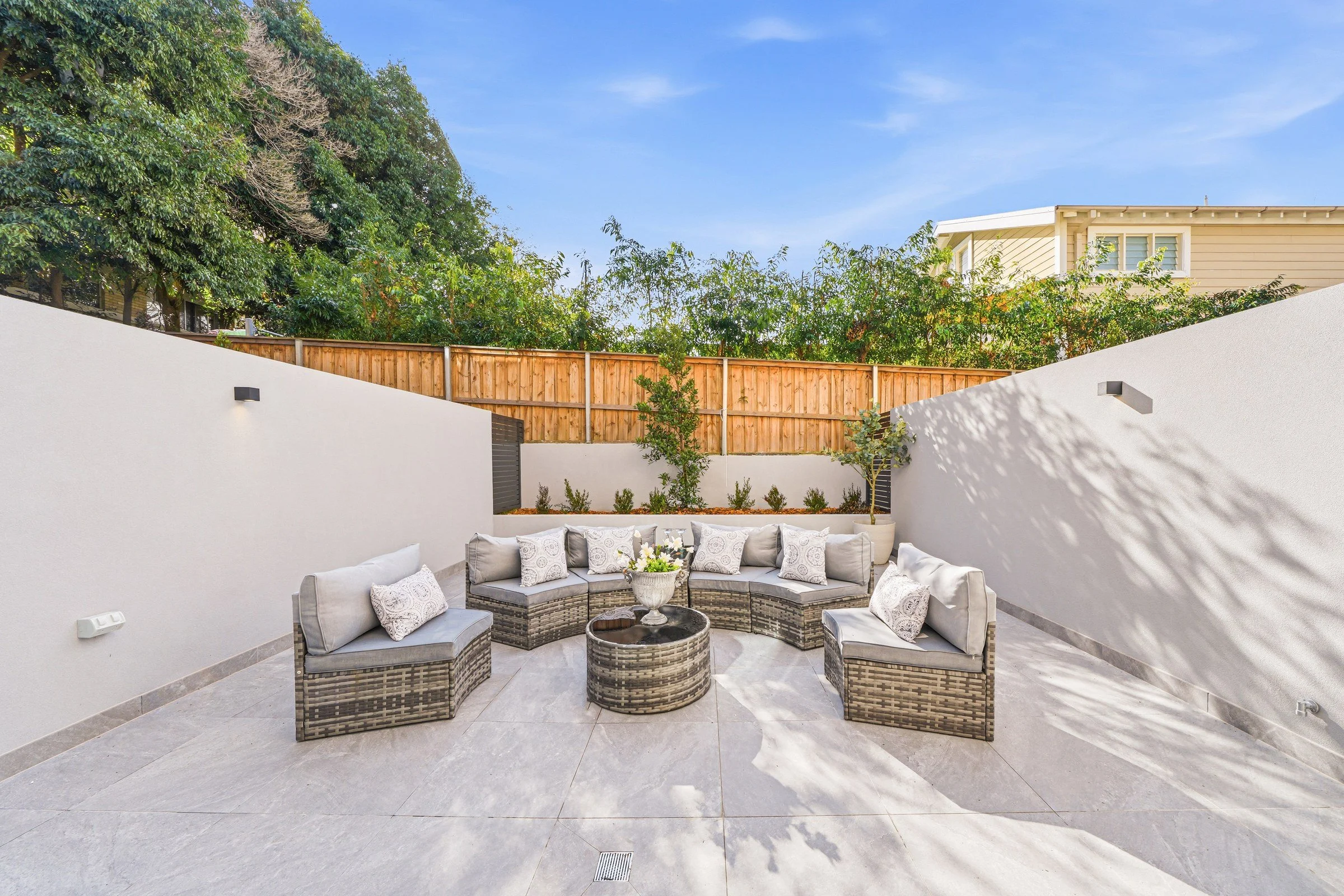 05-private-courtyard.jpg