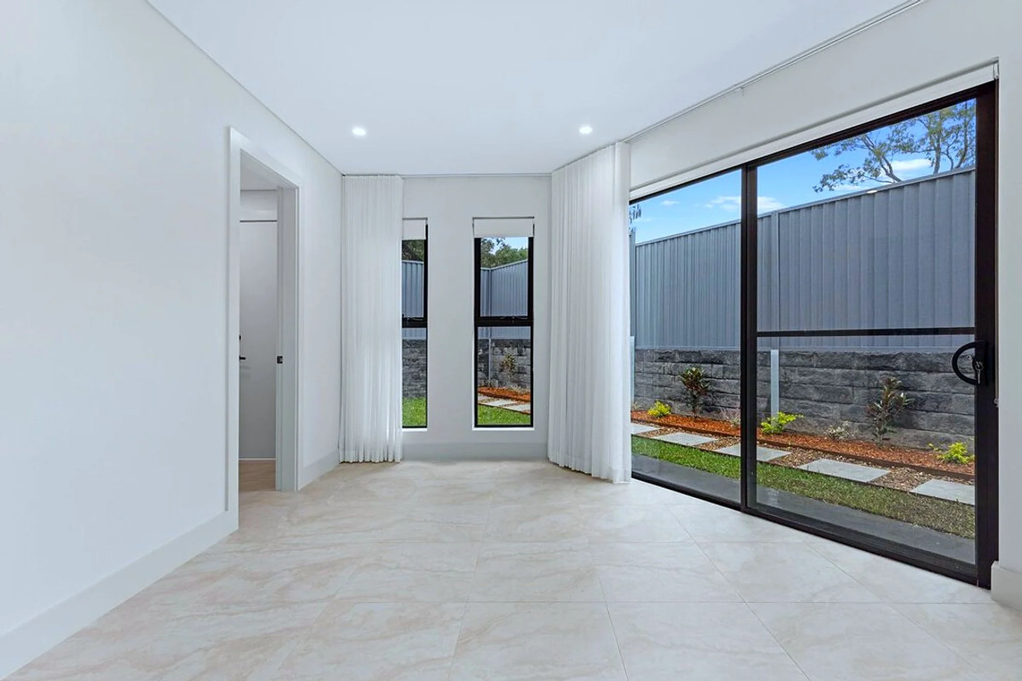 06-family-room.jpg