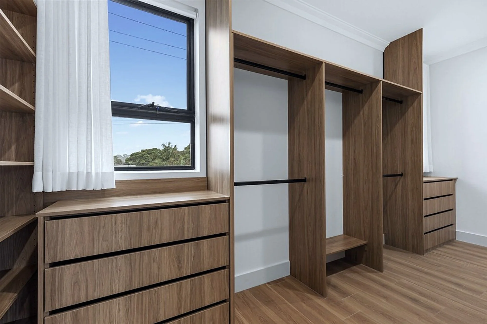 08-walk-in-robe.jpg