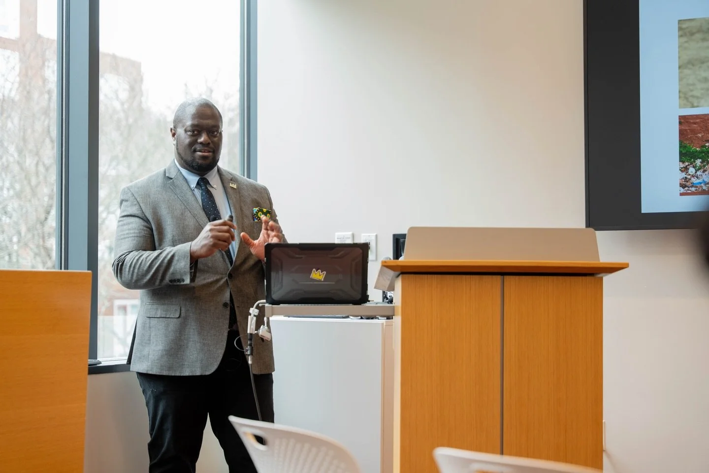 Michael Rain delivering a lecture for the Haravrd Center on International Development at Haravrd Kennedy School.