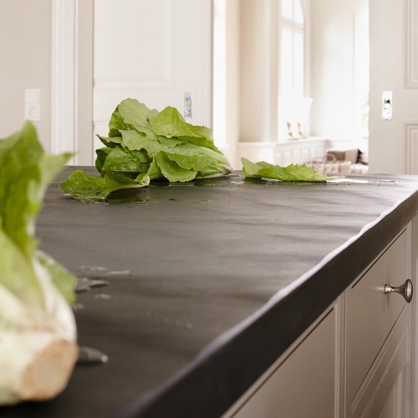 Designed by Anne Steiskal | 🥦 Natural slate as kitchen counter |📍 Hamburg | 📸 Wolfgang Zlodej | ✉️ PM for interior enquiries
.
.
.
.
.
#interiordesign #interior #design #homedecor #homedesign #interiorandhome #creativity #neutralcolours #pure #det