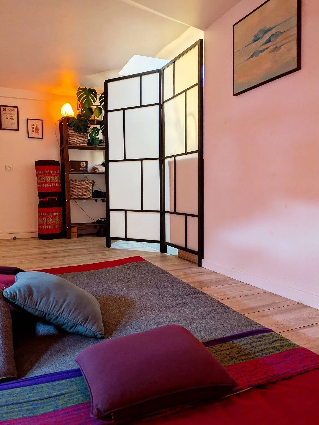 👉🏼 ✨ Rendez-vous dans mon nouveau cabinet Shiatsu.

9, rue de Lappe Paris - 75011
.
.
.
#shiatsu 
#shiatsuparis11 
#cabinetshiatsu 
#davideshiatsuparis