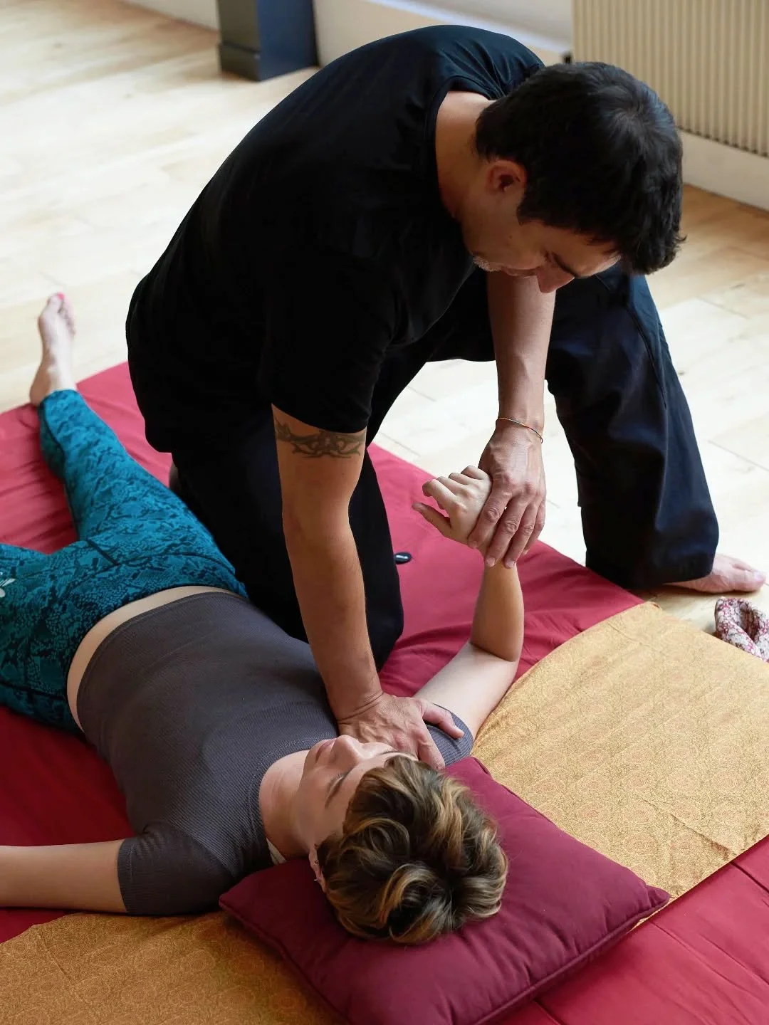 👉🏼✨ Massage Shiatsu.
.
.
.
👉 Contactez-moi pour plus d'informations et pour prendre rendez-vous 😉

Ou visitez mon site davideshiatsu.com
.
.
.
#shiatsutherapy
#shiatsuparis
#massageshiatsu