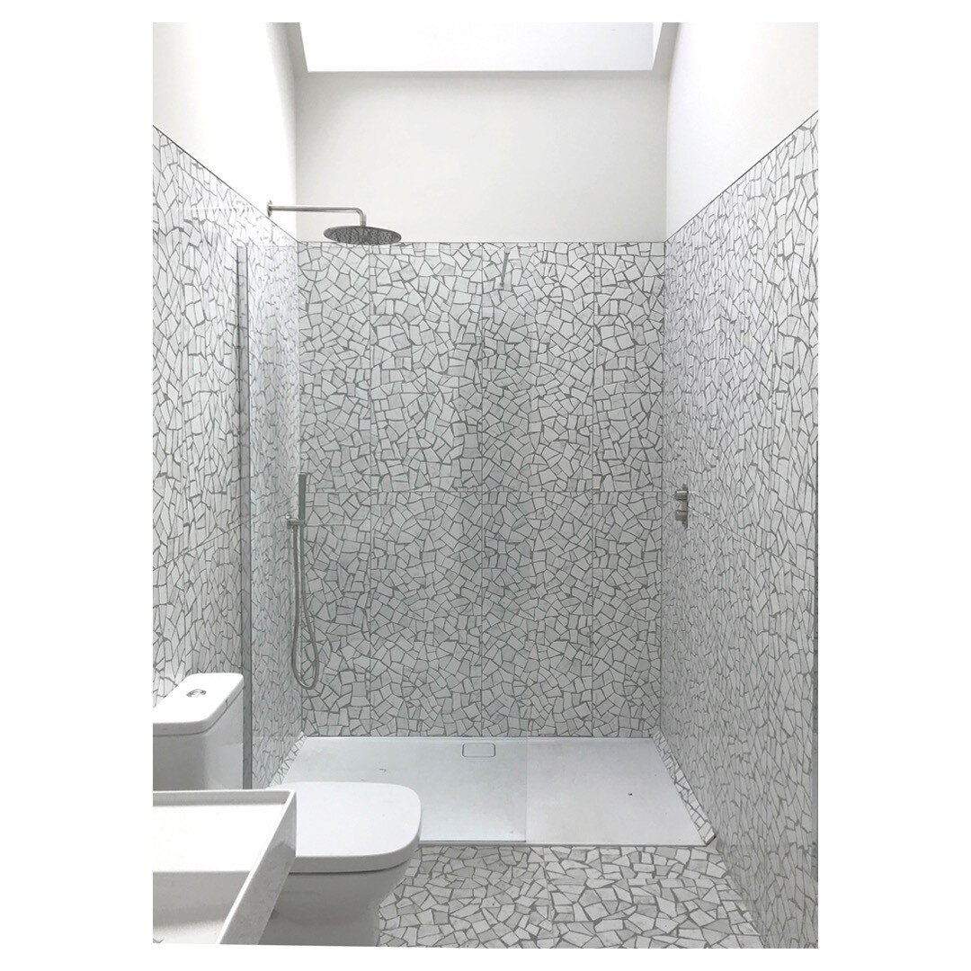 Maynooth house, bathroom, completed in 2019. Project Architect Jack O Kelly, Project by Davey + Smith Architects. 

#bathroomdesign #tiles #architecture #bathroom