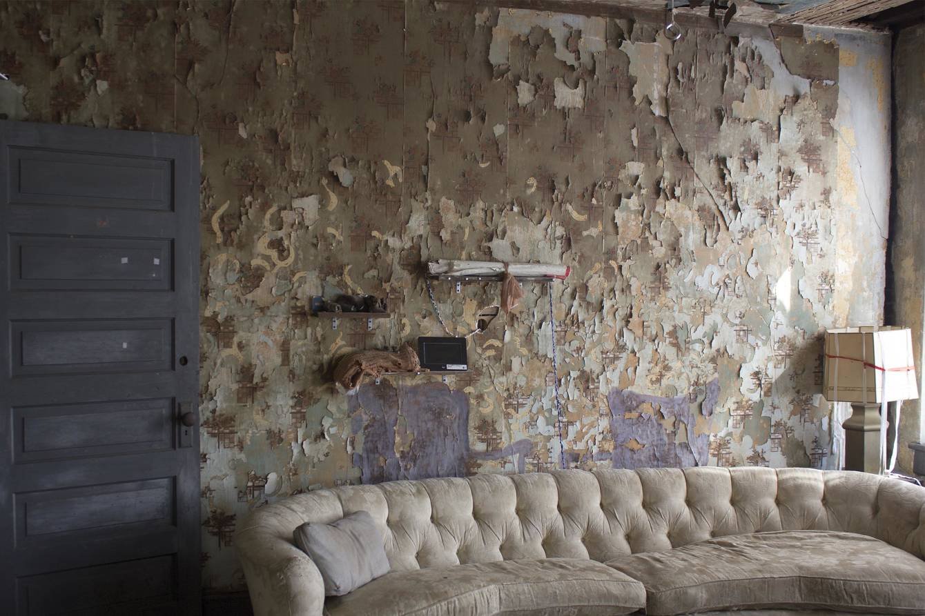 ghostroomNwall_2x-1.jpg