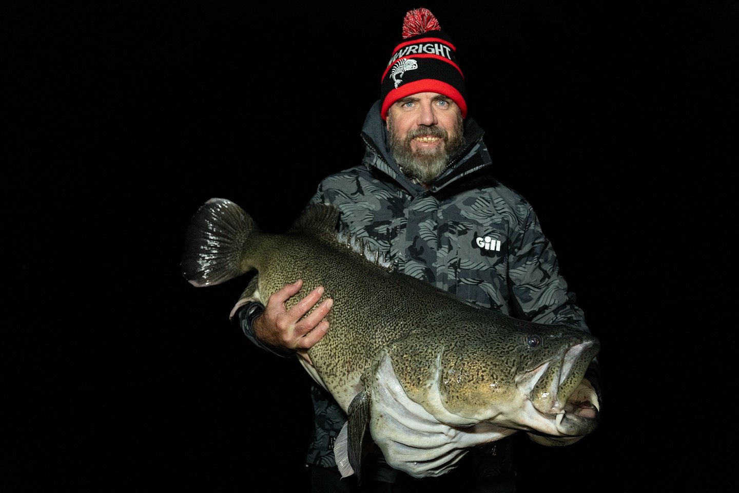 Epic trip for Ash! We fished the arvo and the next morning in between the rain and managed a few nice fish with 2 over a metre. Well done mate #murraycodfishing #metery #lakemulwalasportfishing #vanfookhooks #millerods #fishingaustralia #spinwrightlu