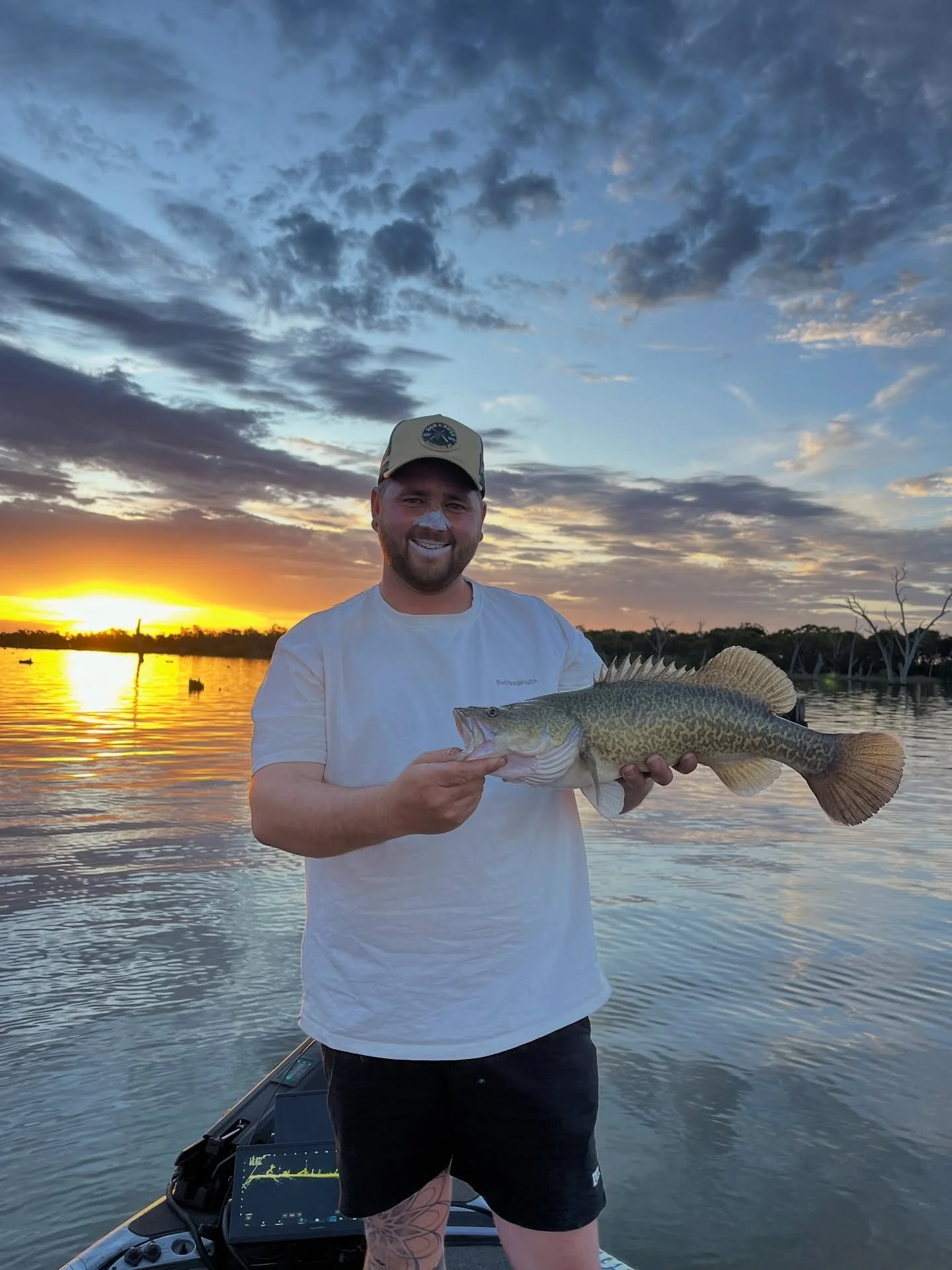 It turned into a cracking afternoon after the wind died off. We ended up with a few smaller models and missed a good one off the surface right near the boat. It&rsquo;s good to be back on Lake Mulwala #murraycod #lakemulwalasportfishing #millerods