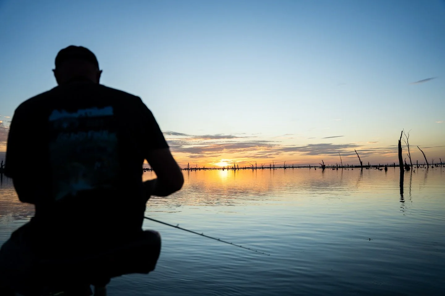 One of those epic afternoons on Lake Mulwala! No wind, epic sunset and the sights and sounds we all love #lakemulwala #murraycodfishing
