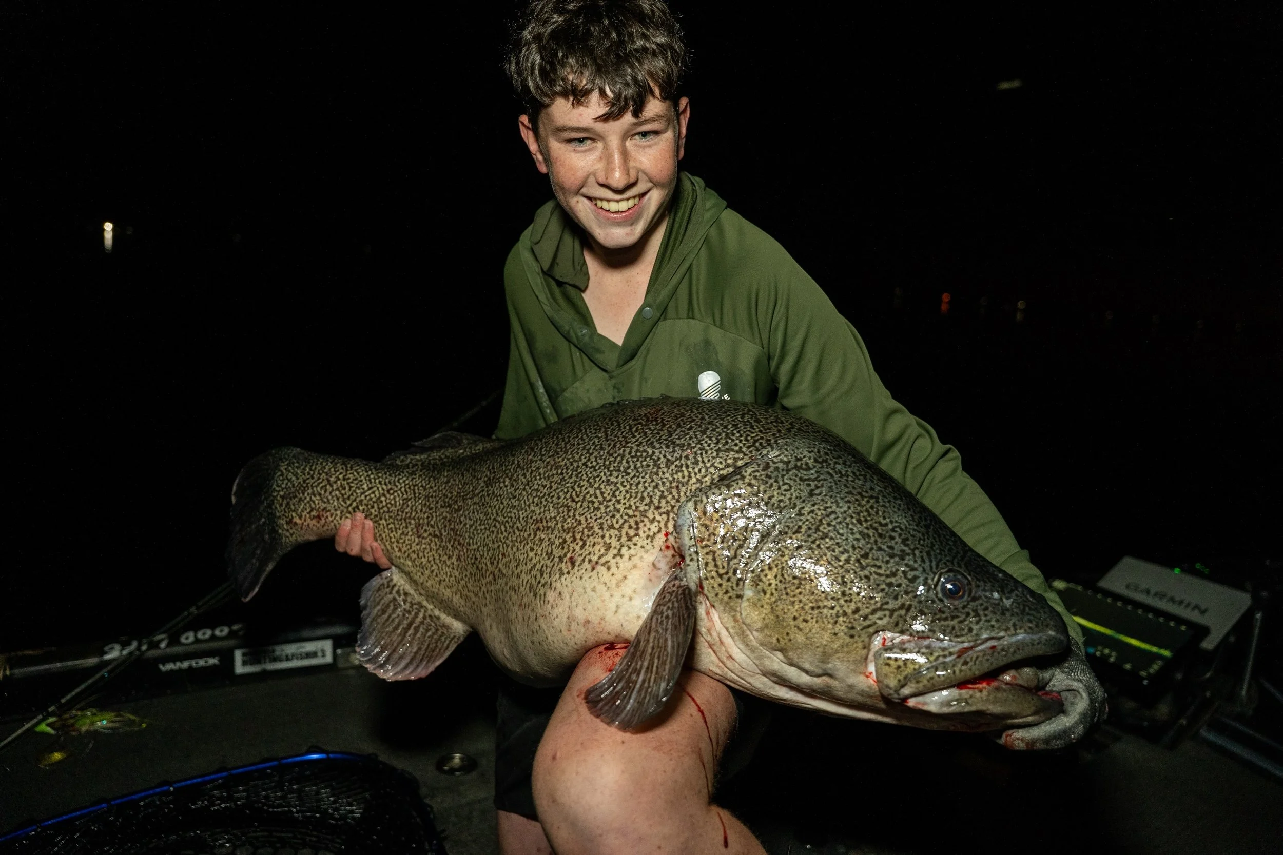 What a fish for Will! After not getting a bite all arvo we persisted chasing a big one, right on dark we got the chance at a hungry one #murraycod #lakemulwala #millerods #spinwright #vanfook