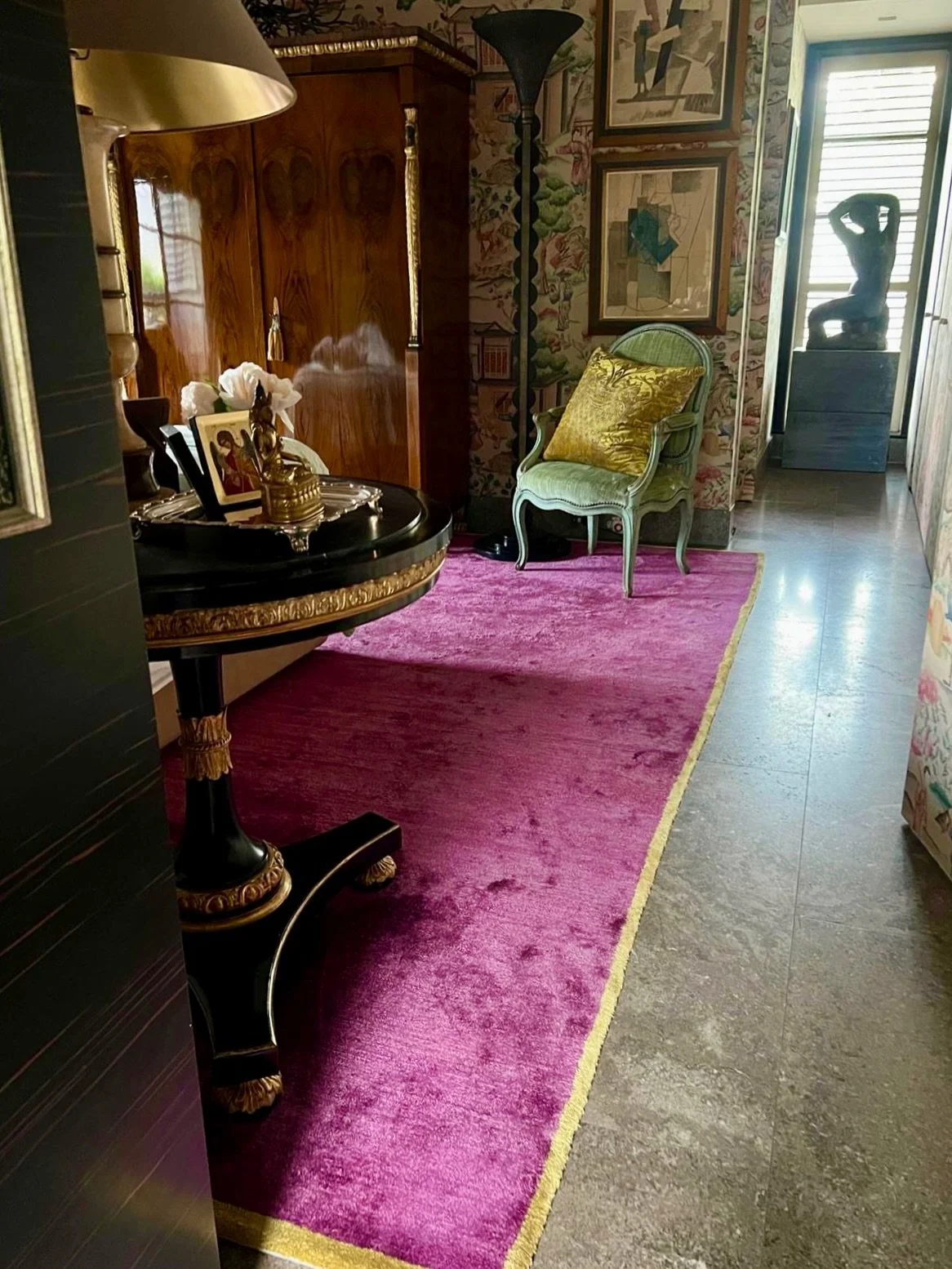 Elegance personified. Thick and dense pure silk pile, finely hand knotted in an amazing dynamic blush, exemplifies simplicity with gentle luxe.

~ Robyn

#robyncosgroverugs #rugdesigner #luxurydesign #luxuryinterior #elegantinteriors