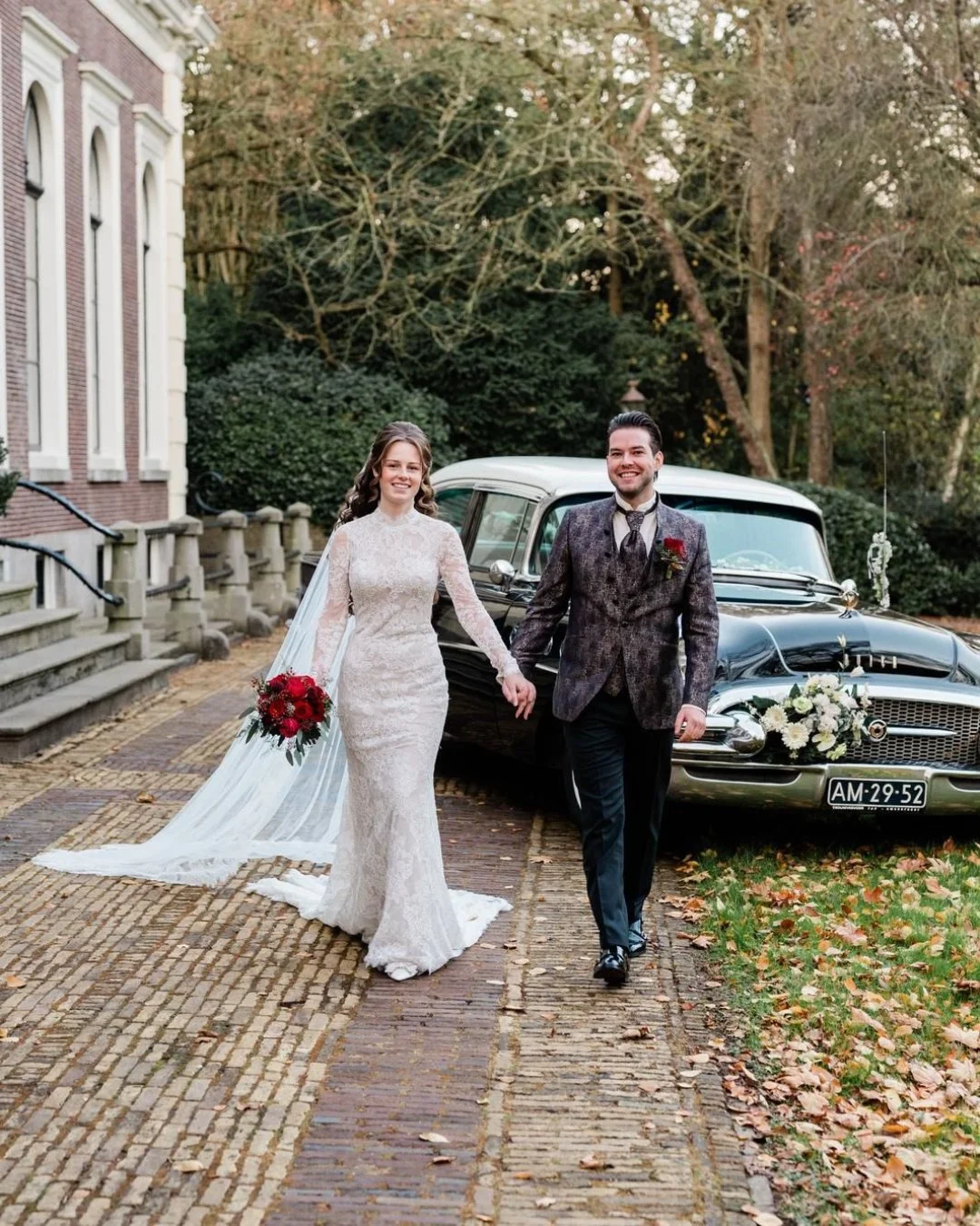 Winterwedding... Afgelopen week trouwde Jacoba in deze geweldige japon van La Nova. De japon kreeg nog wat aanpassingen voordat deze perfect voor haar was. Het lijfje en de rug werden bekleed met nude voering en het rokdeel kreeg een subtiel glittert