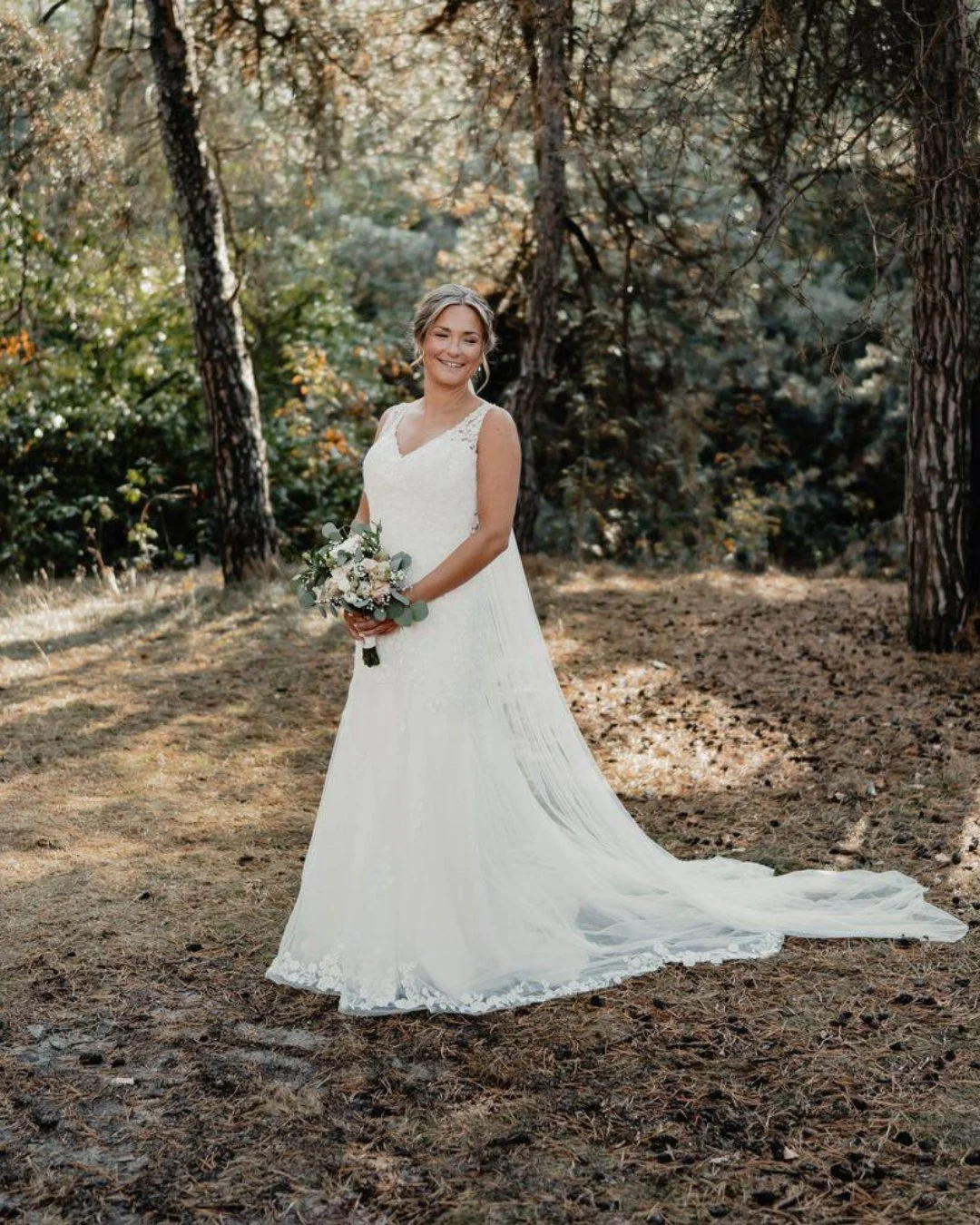 Voor bruid Melissa mochten we haar jurk vermaken tot een versie die helemaal bij haar paste. Op 5 september stapte ze in het huwelijksbootje, straalde ze in haar aangepaste jurk en genoot ze van een prachtige dag.

We ontvingen na afloop nog een liev