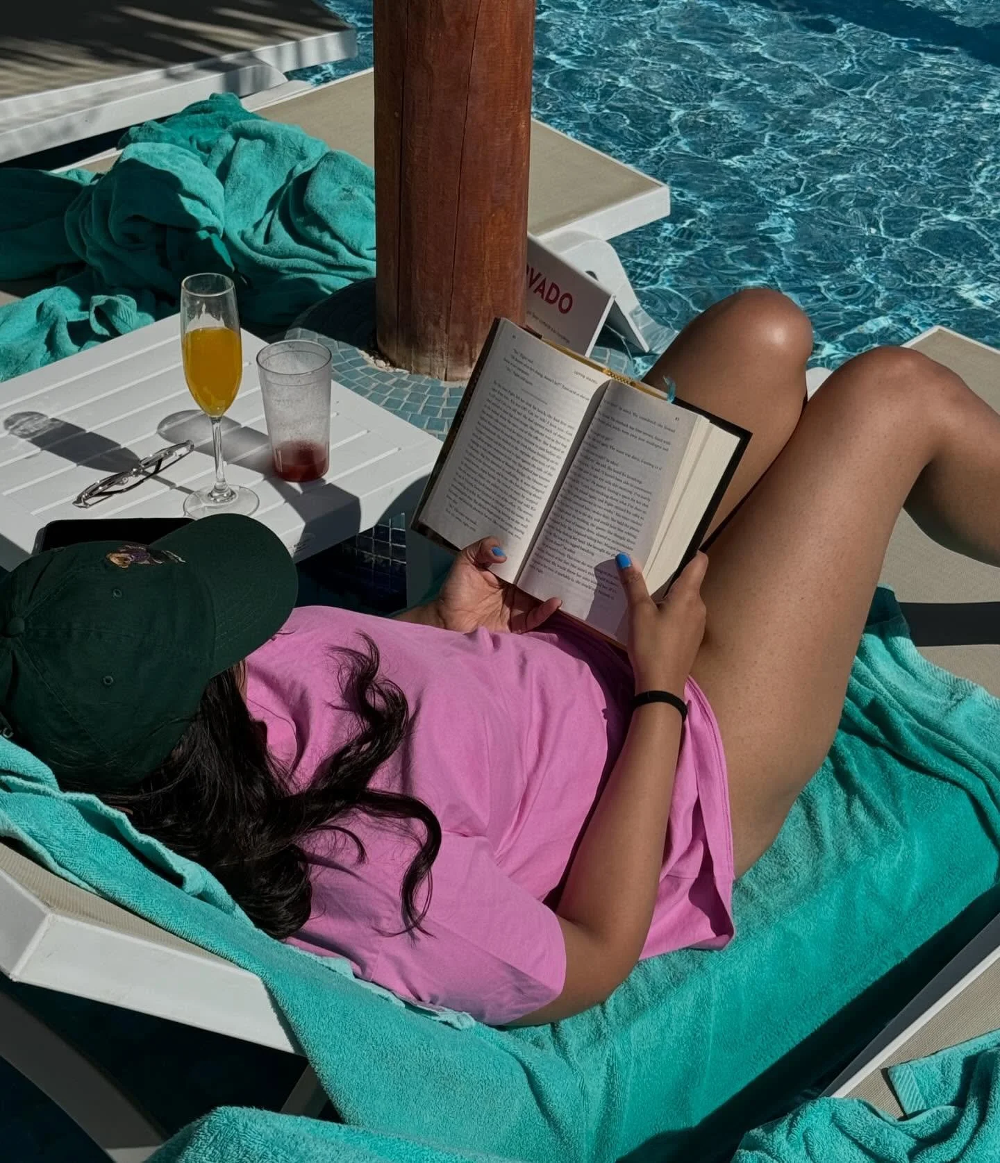 I read my first book of the year in Mexico, devouring it like plump cocktail olives, smacking my lips as the protagonist made questionable choices, soaking up its bitter caustic tone, its indulgent food writing, like warm olive oil in bread. Eventual