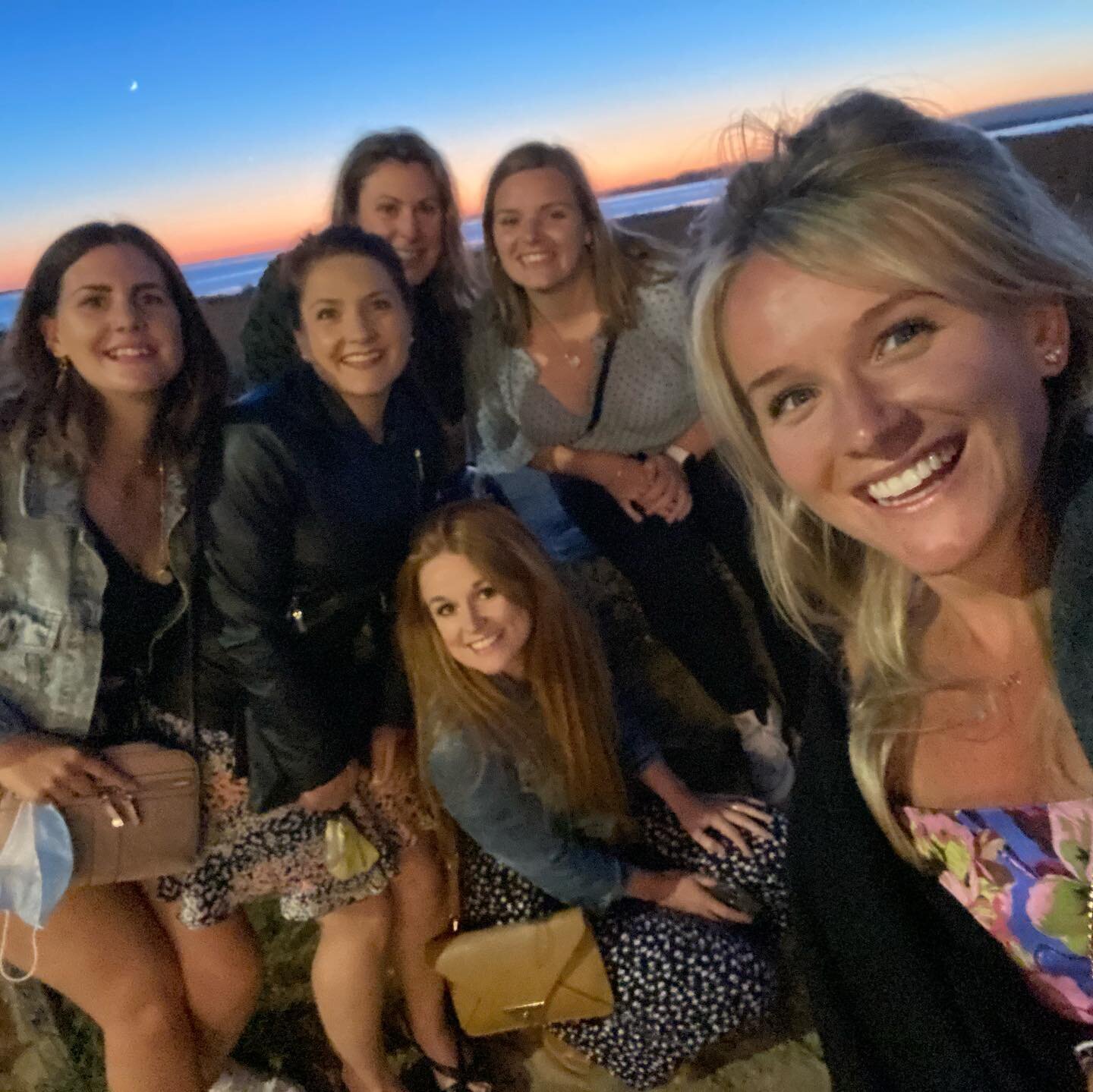 When your gym friends become your gin friends💃🥂🍸🍾☀️

Again, one of the many reasons to exercise&hellip;..friendship ❤️💪🏼

@kayleigh_lee8 @naomiloosemore @bakedwithlove_sf @elska.yoga @theworkout30