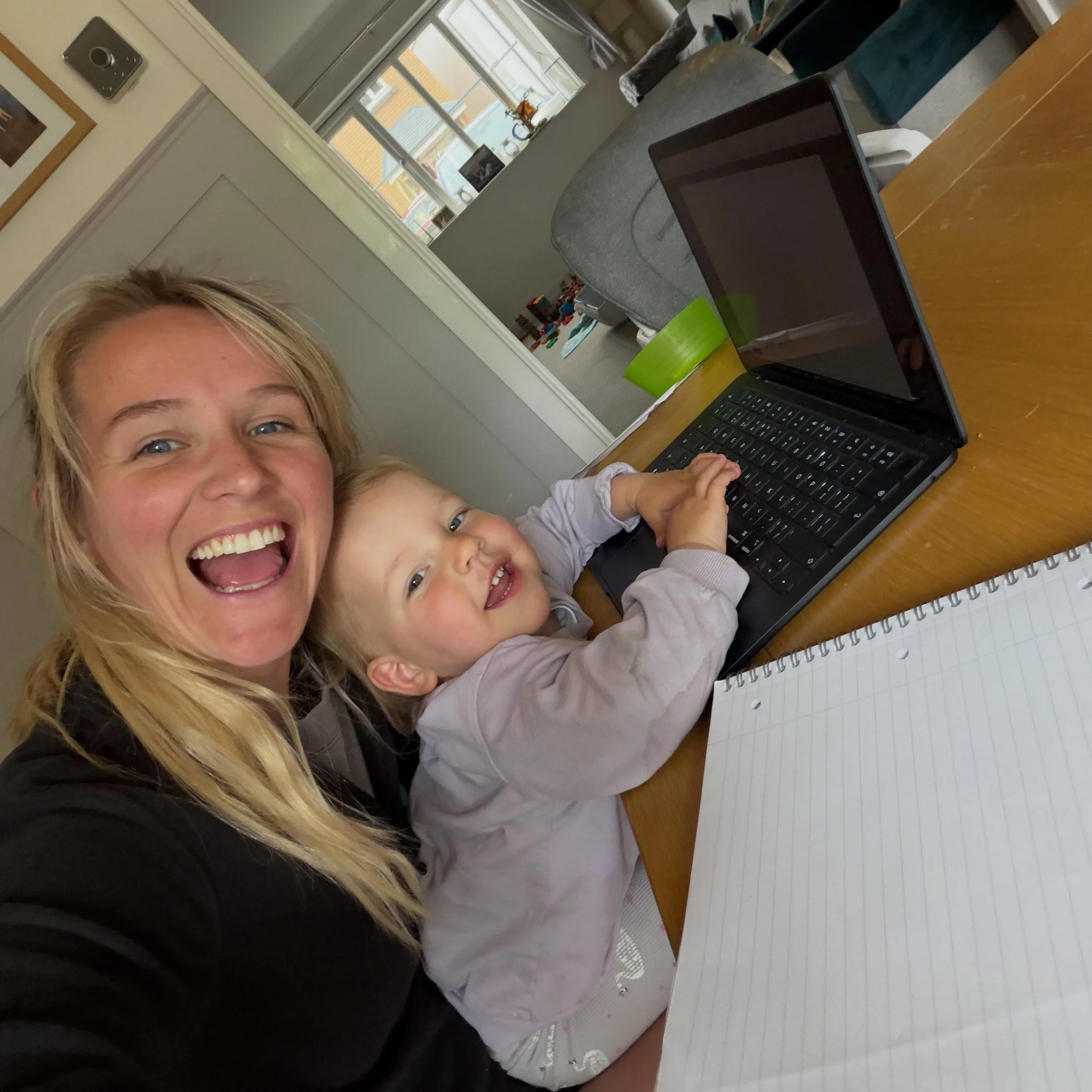 When I&rsquo;m not coaching, I&rsquo;m usually: 

➡️ replying to messages
➡️ programming 
➡️ checking in with members 
➡️ creating content
➡️ looking at numbers
➡️ learning
➡️ on calls with the Gym Owner Network 

It&rsquo;s usually with a little hel