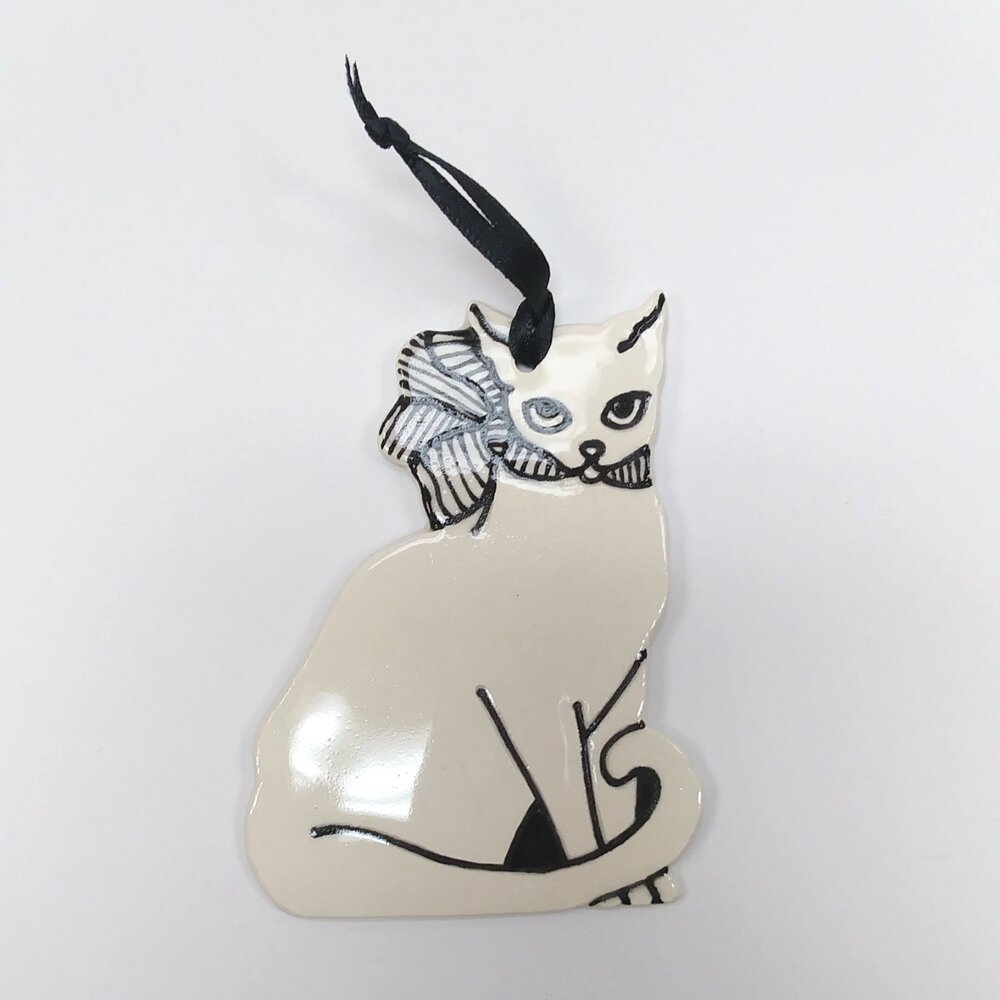 Cat Ornament Cloisonne in Yarn Basket 56451 47