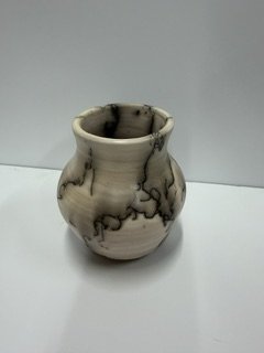 Med Porcelain Horse Hair Vase