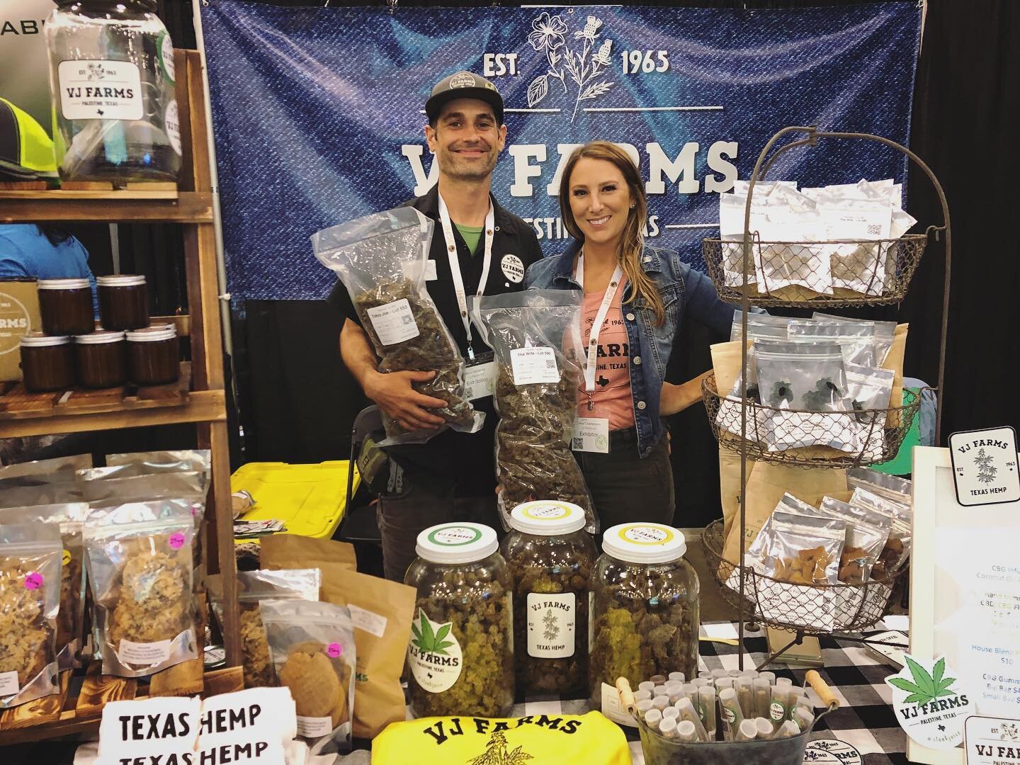 We&rsquo;ve had a great day at @luckyleafexpo 🌿🌿🌿 If you didn&rsquo;t get a chance to swing by yet, come see us tomorrow from 10-5. Free smells!! 😌😏
.
.
.
#luckyyou #luckyleaf #luckyleafexpo #dallas #gotexan #texashemp #hemp #hempexpo #cannabisc