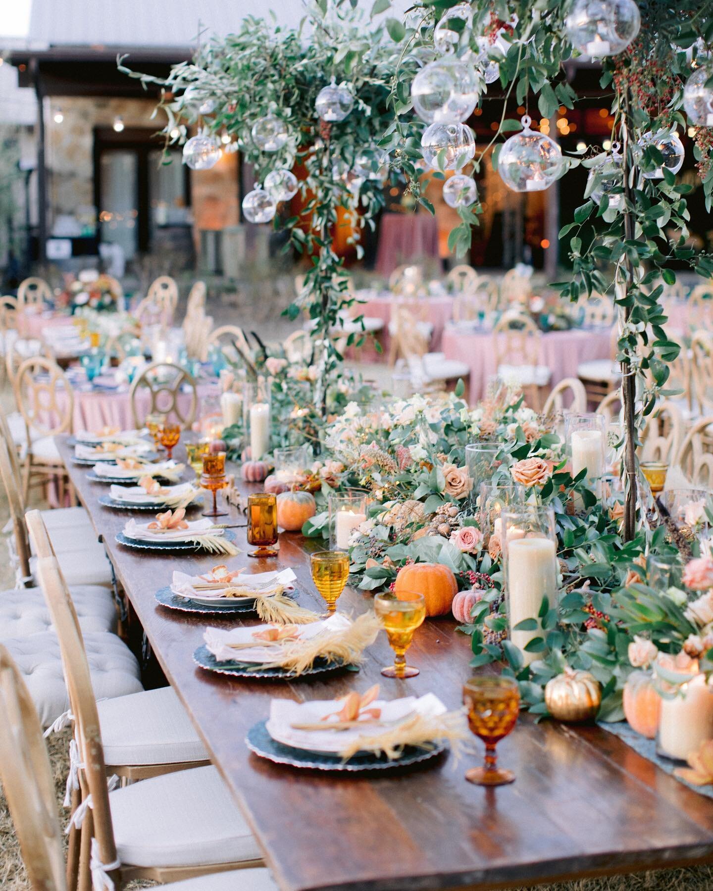 Fall is in the air.. and we love the simple fall accents added to this table decor. 🤎
⠀⠀⠀⠀⠀⠀⠀⠀⠀
*
*
*
⠀⠀⠀⠀⠀⠀⠀⠀⠀
⠀⠀⠀⠀⠀⠀⠀⠀⠀
Florals: @theflowergirltx 
Venue: @pecanspringsranch 
Photographer: @jonachristinaphoto 
Videography: @grumbofilms 
HMU: @lolab