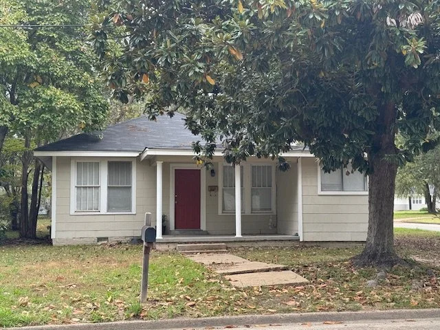 800 Yale St-NEW LISTING