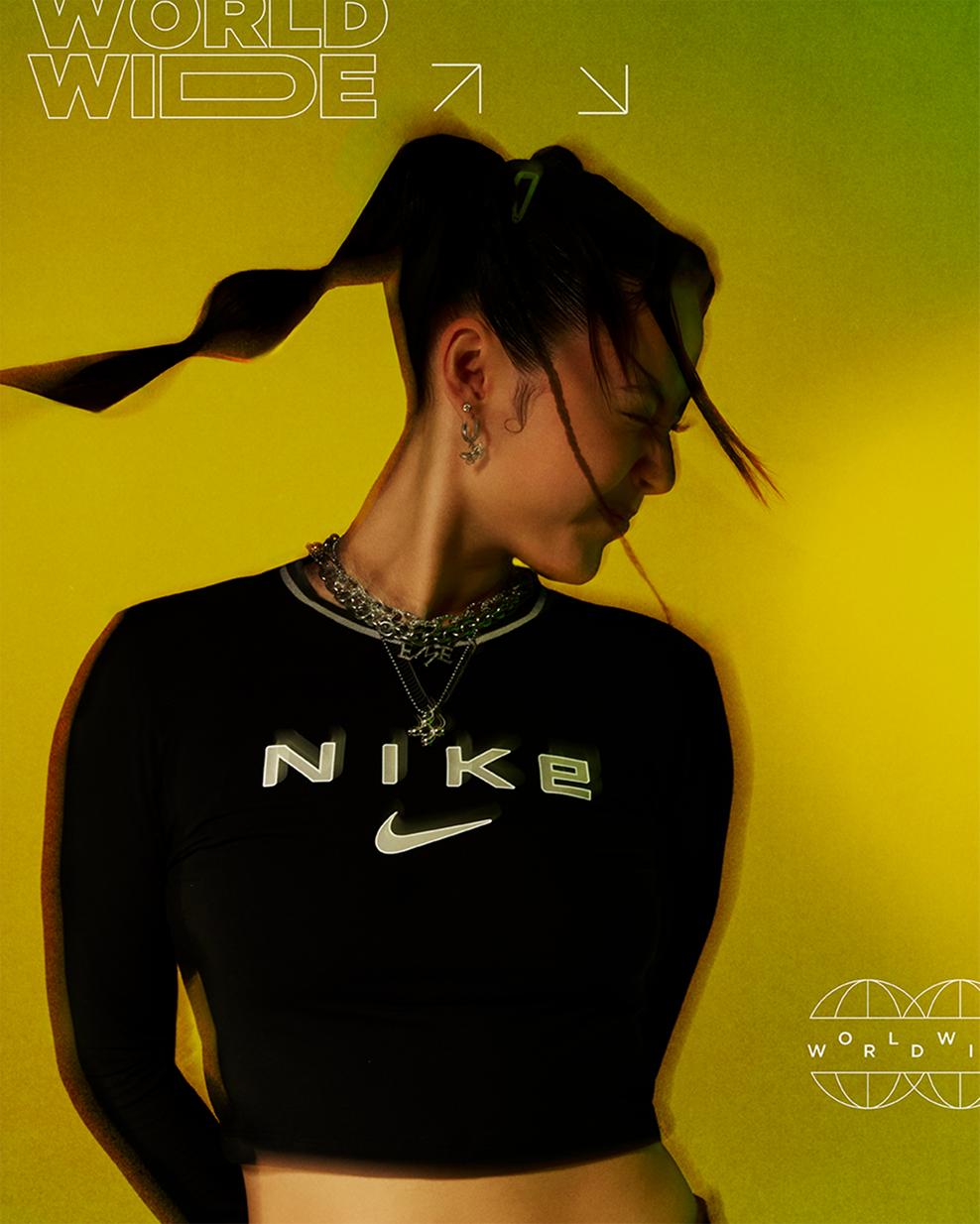 Emei in front of green gradient background