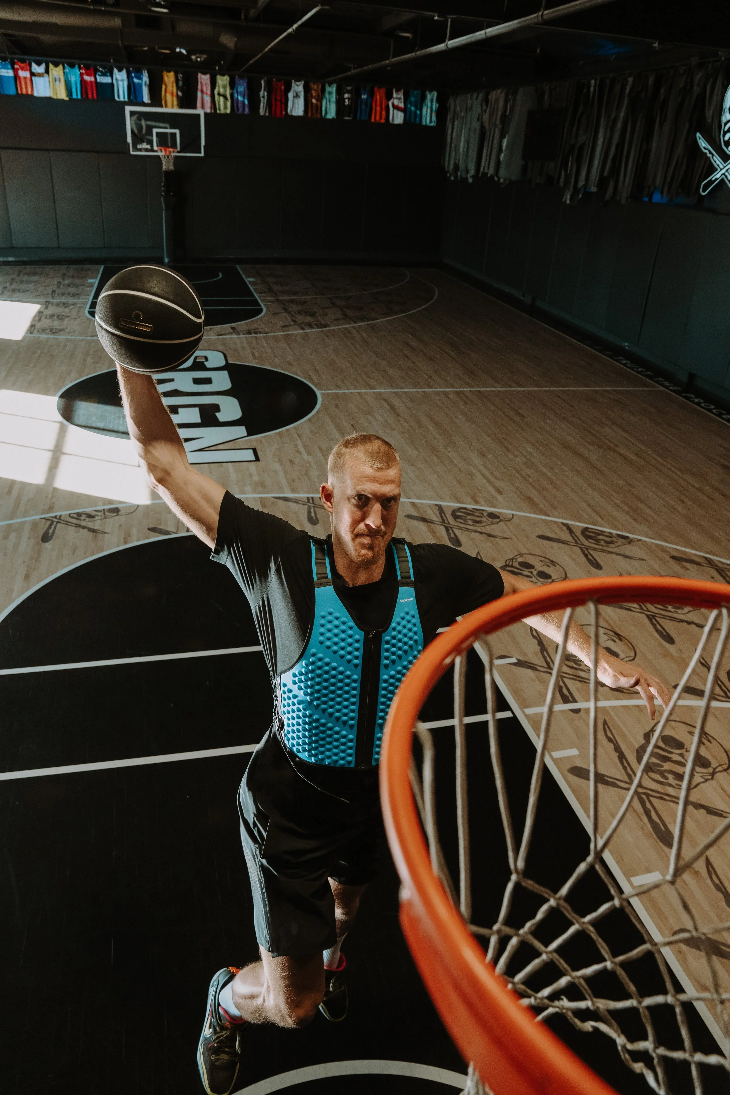 Mason Plumlee in Omorpho Weighted G-Vest slam dunking