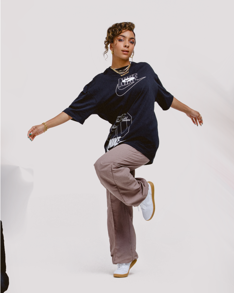 charlize frame 3.png